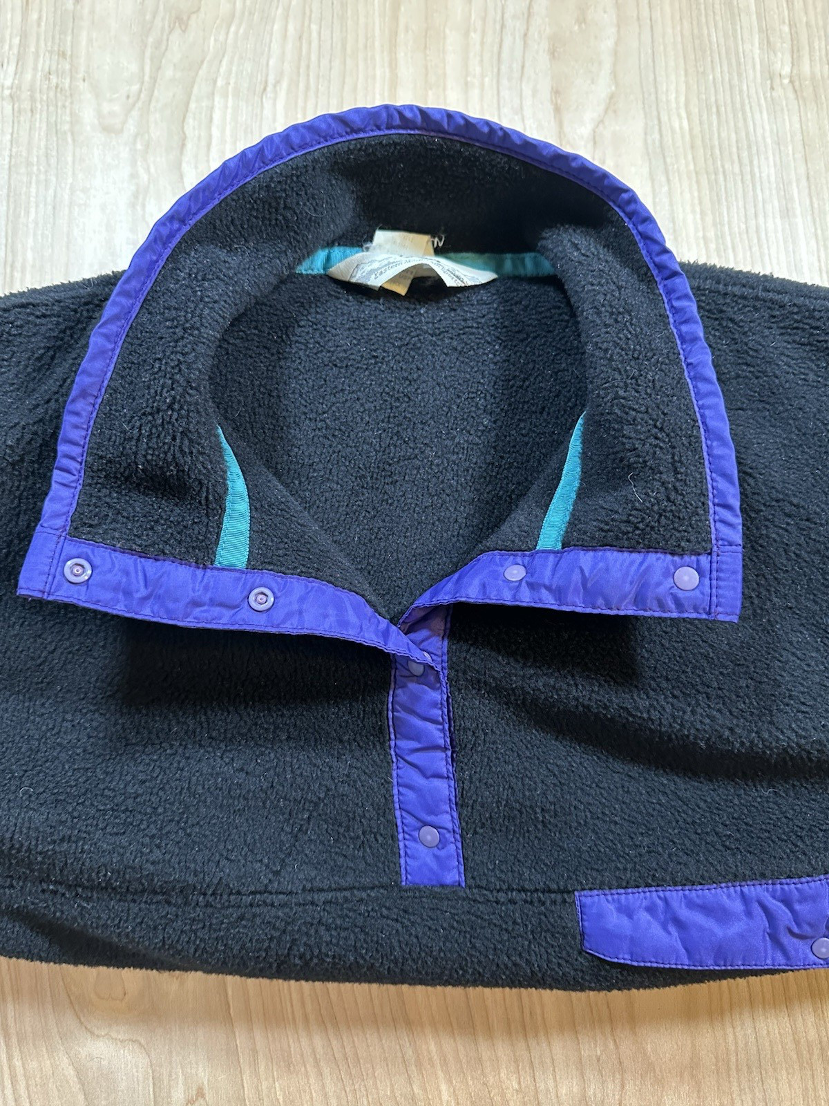 vintage 1980’s EASTERN MOUNTAIN SPORTS fleece pullover BLACK womans purple MED