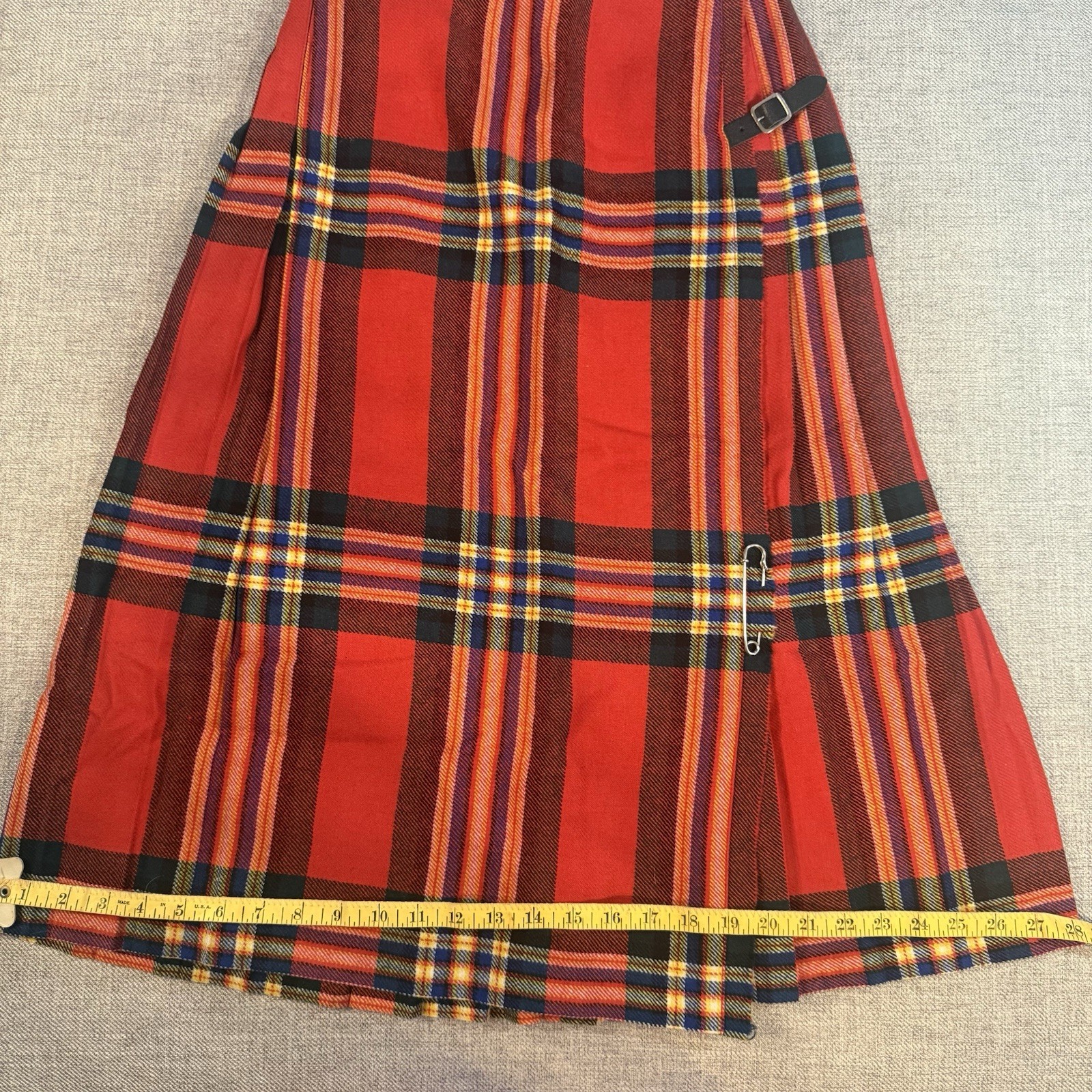 Vintage Glenisla Tartan Wool Kilt Skirt Scotland Plaid Wrap Adjustable Buckle