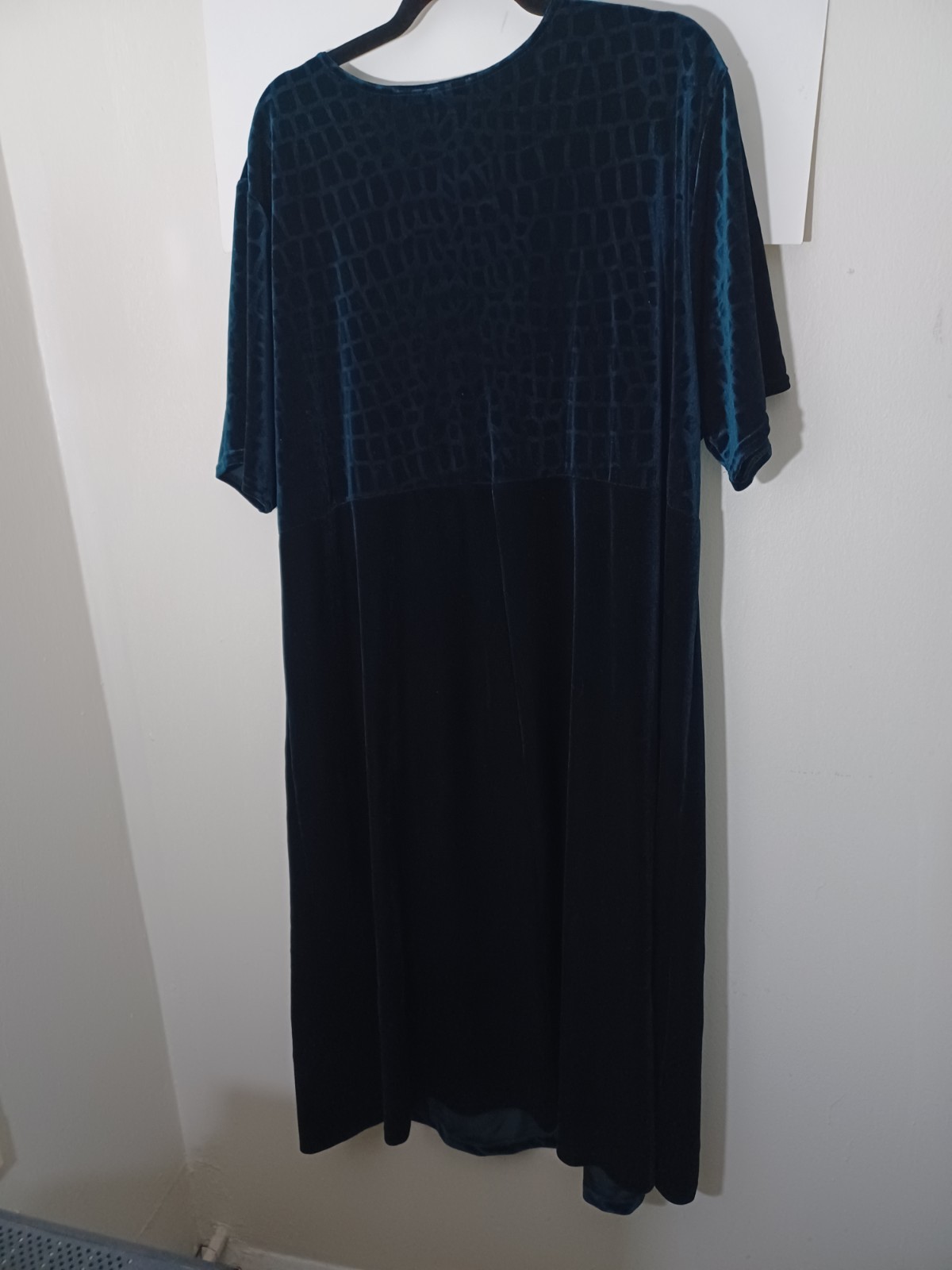 Fashion Bug Woman’s Vintage 1990’s Soft Velvet PullOn Dress Green 26/28W