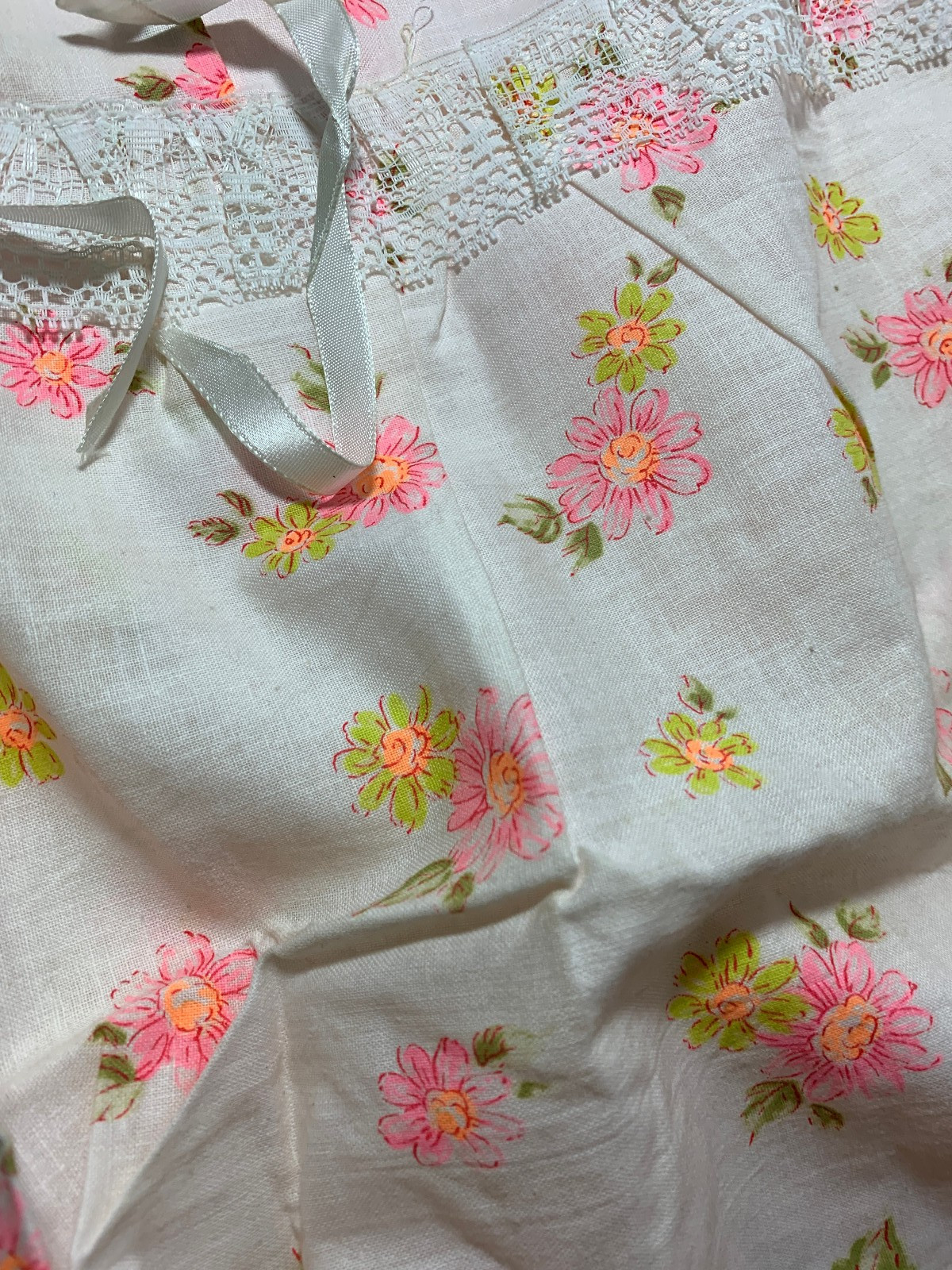 Vtg Artloom Lingerie 2 Piece Pajama Set – Size M – NOS – Florescent Floral Pink
