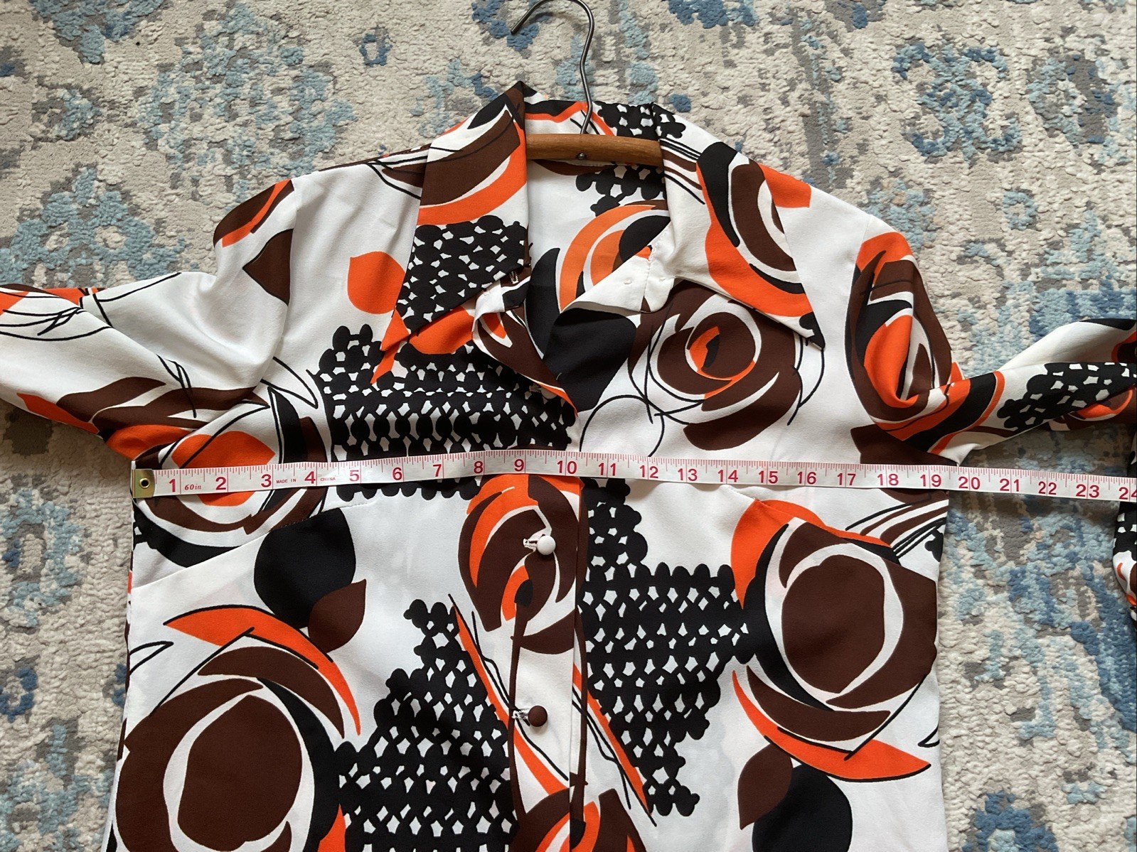 VTG 70s Women’s Spread Pointed Dagger Collar Polyester Blouse, BLK, BR /Orange