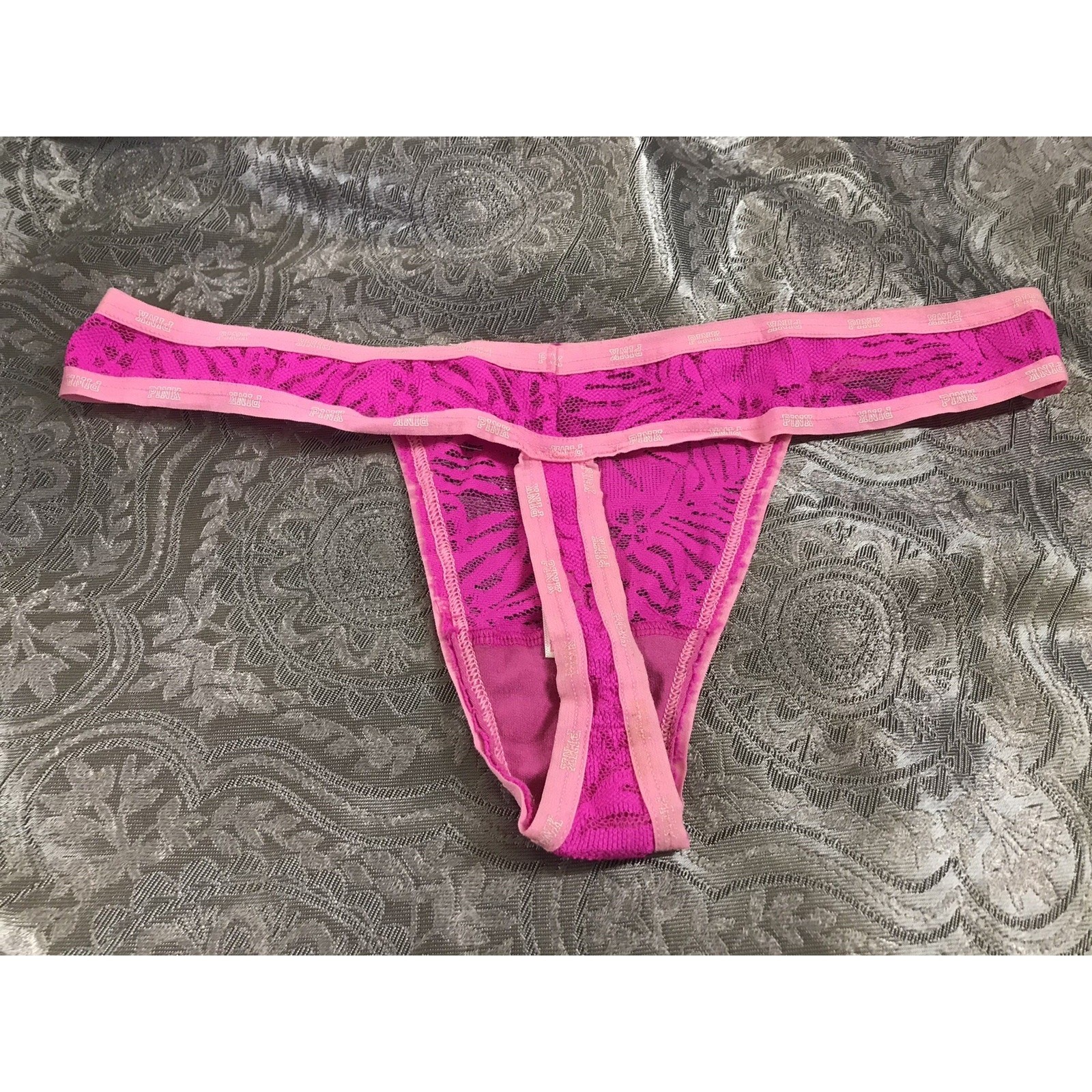 2017 Victoria’s Secret PINK Fuchsia Lace Thong Panties Sz Large Rare