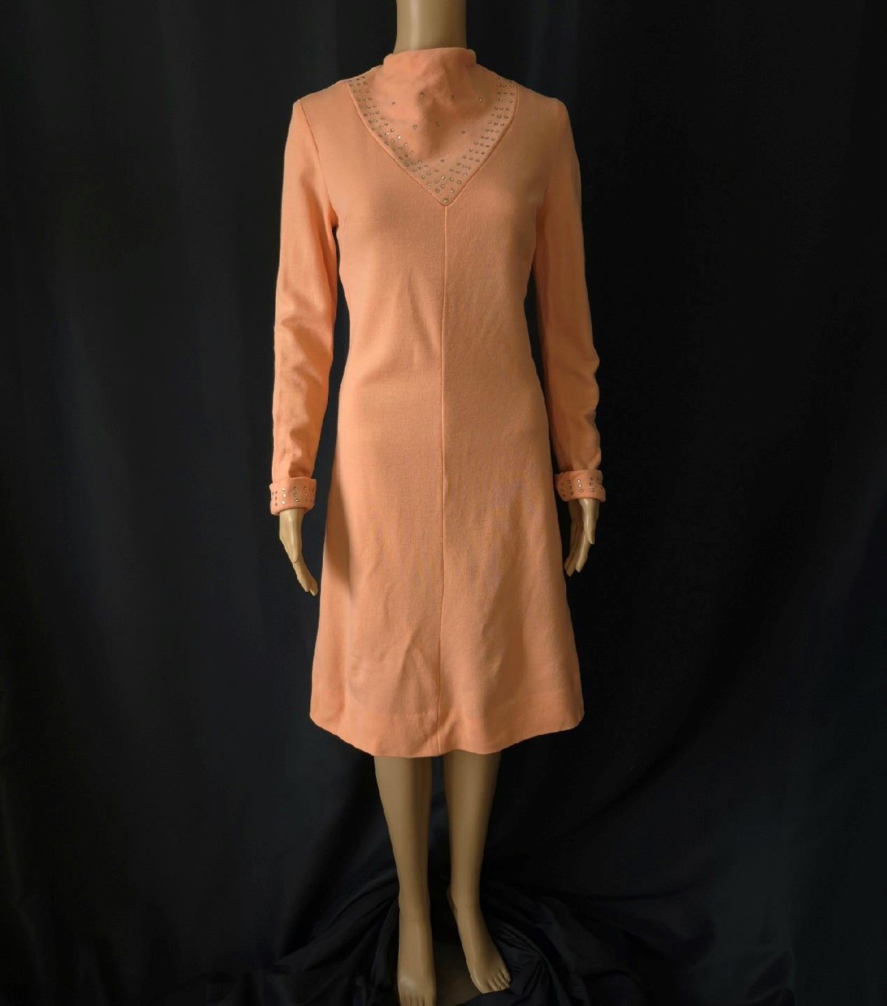 Mid-Century Mod 1960s Vintage SPARKLY PEACH KNIT PARTY SWEATER DRESS – S/M