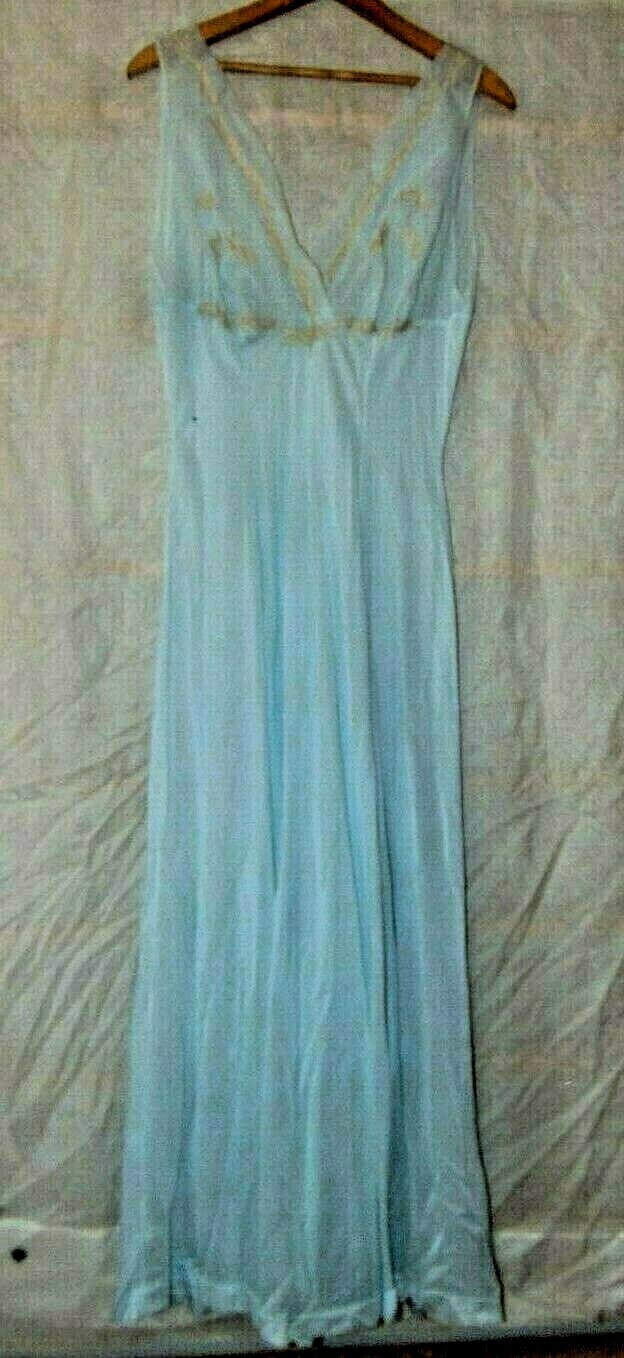 STUNNING Van Raalte Satin Nylon Suavette Baby Blue Lace 36