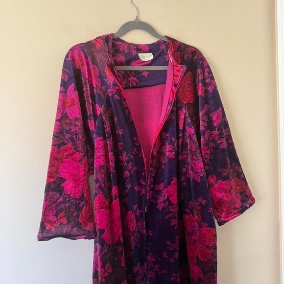 Vintage Velvet Floral Robe Magenta Pink Purple Blue 80s house coat dress