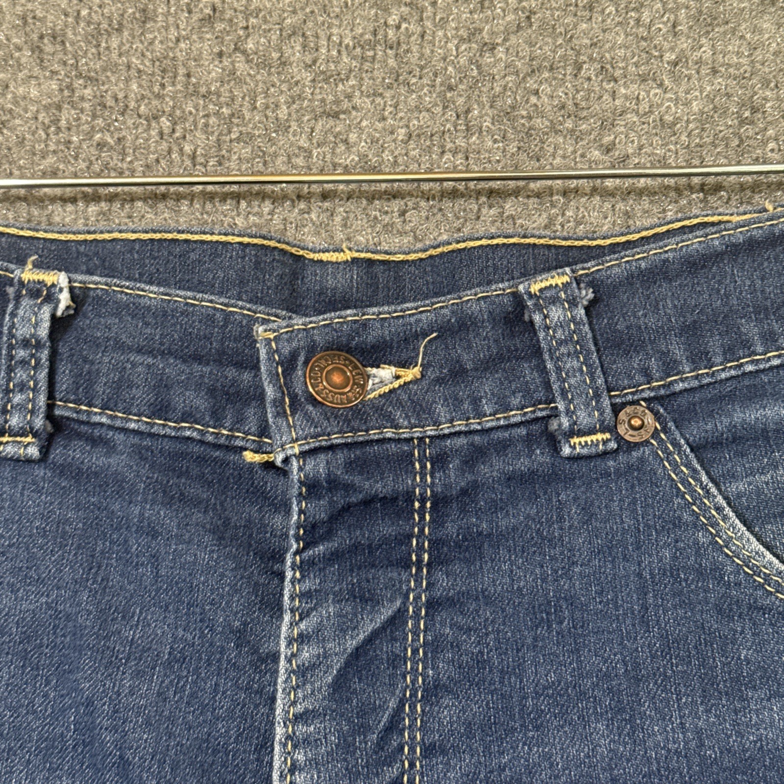 Levis Movin On Denim Jeans Size 34×32 Black Tab 5 Pocket Distressed