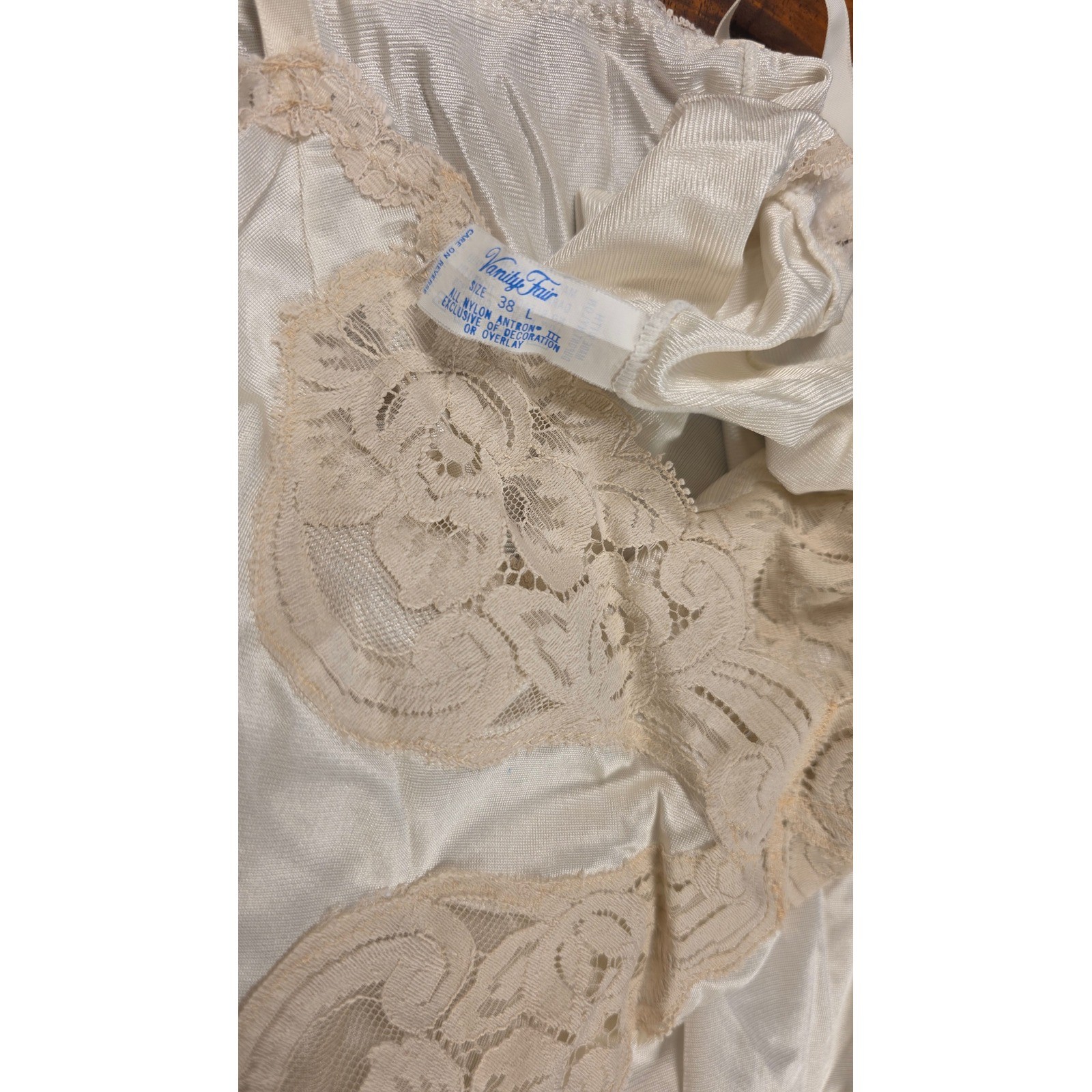 Vintage Vanity Fair Ivory Lace Trim Full Slip Antron SLIP DRESS FAIRYCORE BOHO I