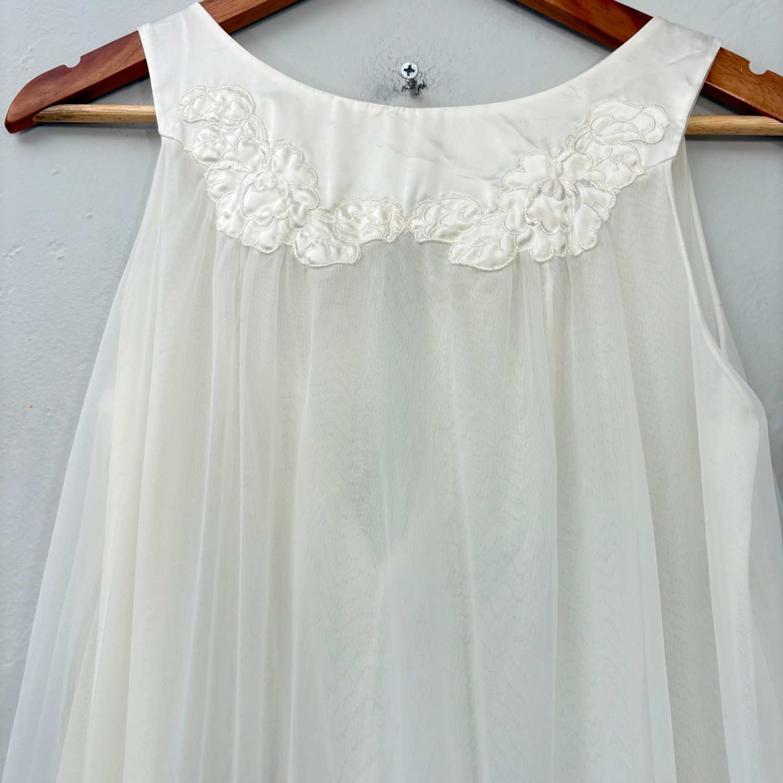 Gossard Artemis Robe Nightgown Set Women Size Petite White Vintage FLAWS