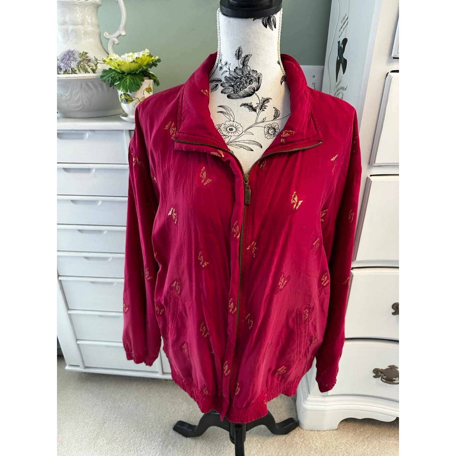 Vintage Abvien 80’s/90’s fuchsia pink silk bomber jacket Size L retro chic