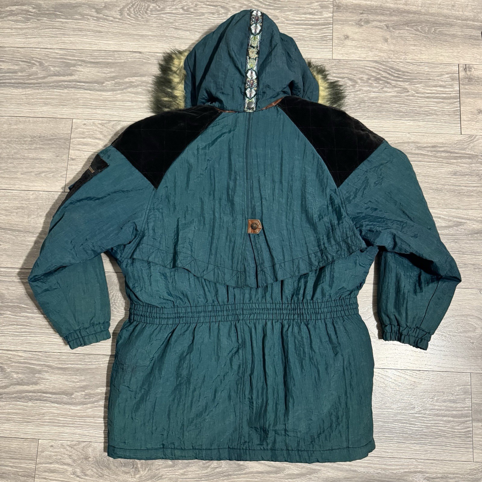 Vintage 80’s Learsi Women M Green Hooded Velvet Accents Tribal Aztec Zip Puffer