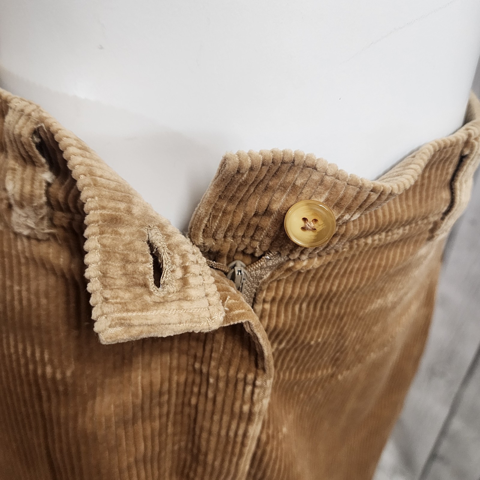 Vintage Tan Corduroy Midi Skirt 26.5” Waist YKK Zip Pockets 30” Length