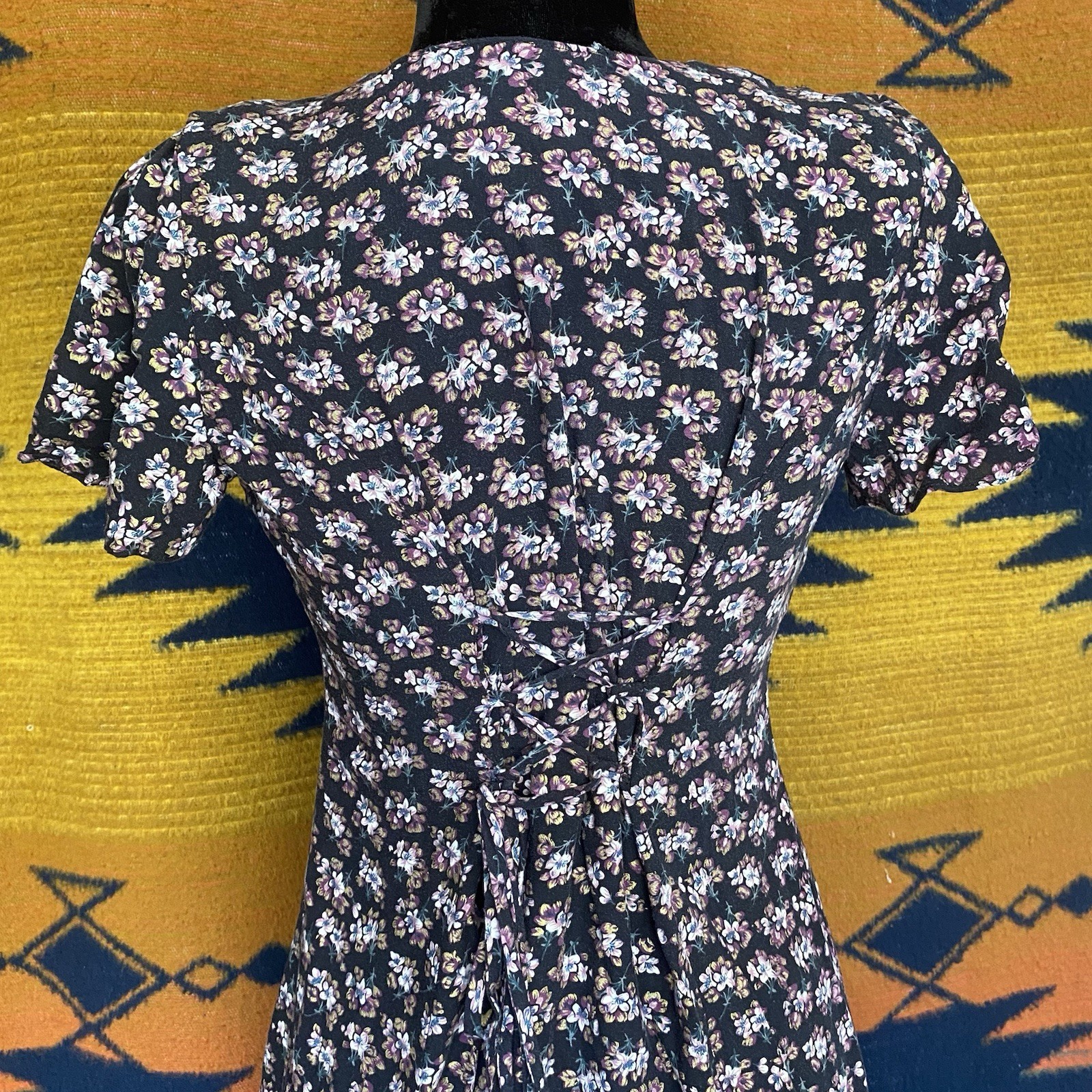 Vintage 90’s Caroline Wells Floral Midi Dress. Corset Back Tie. Rayon. Size 4.