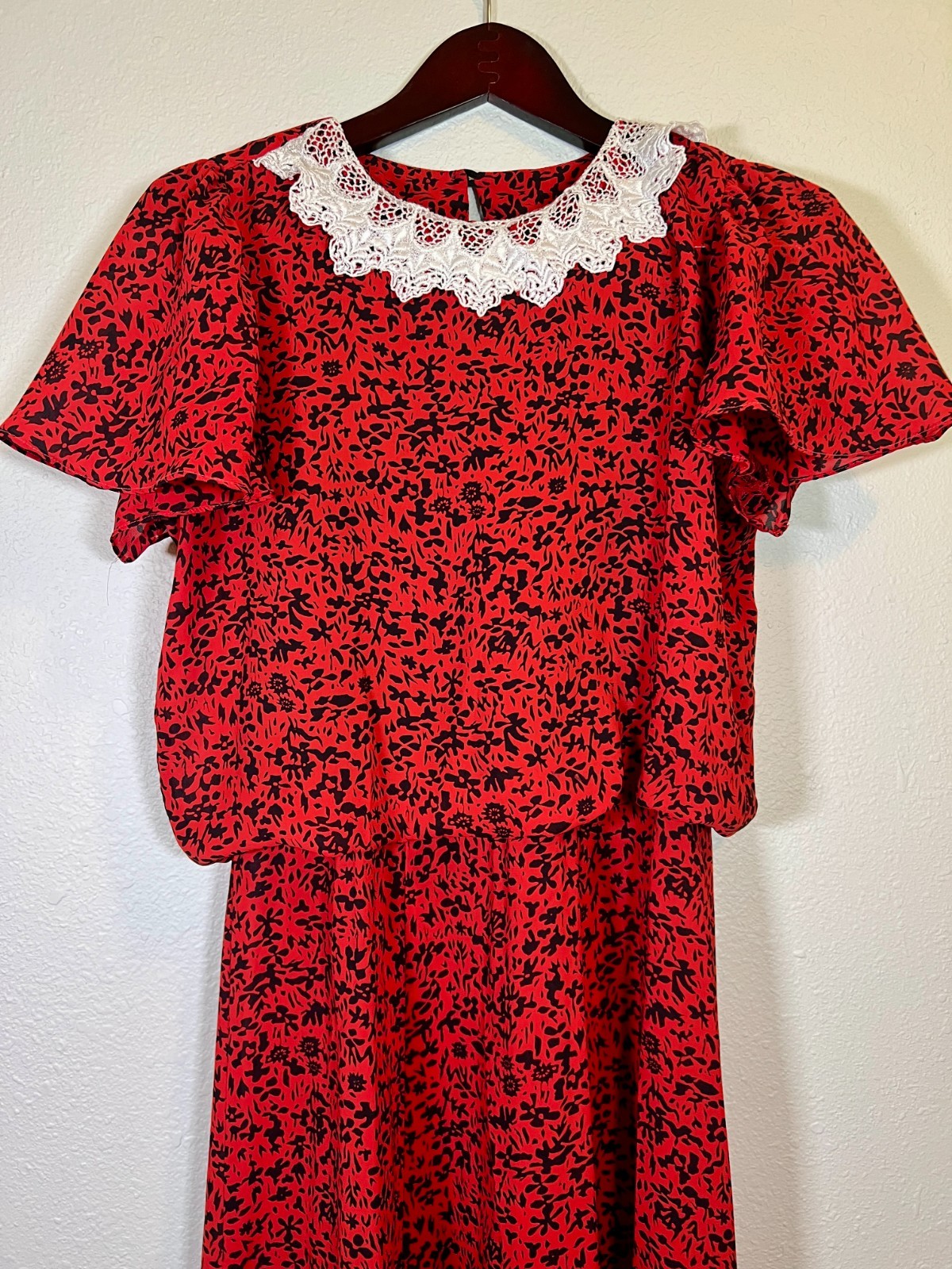 Vintage 1980s Prairie Revival Red Floral Lace Collar Midi Dress Basic Theater Pc