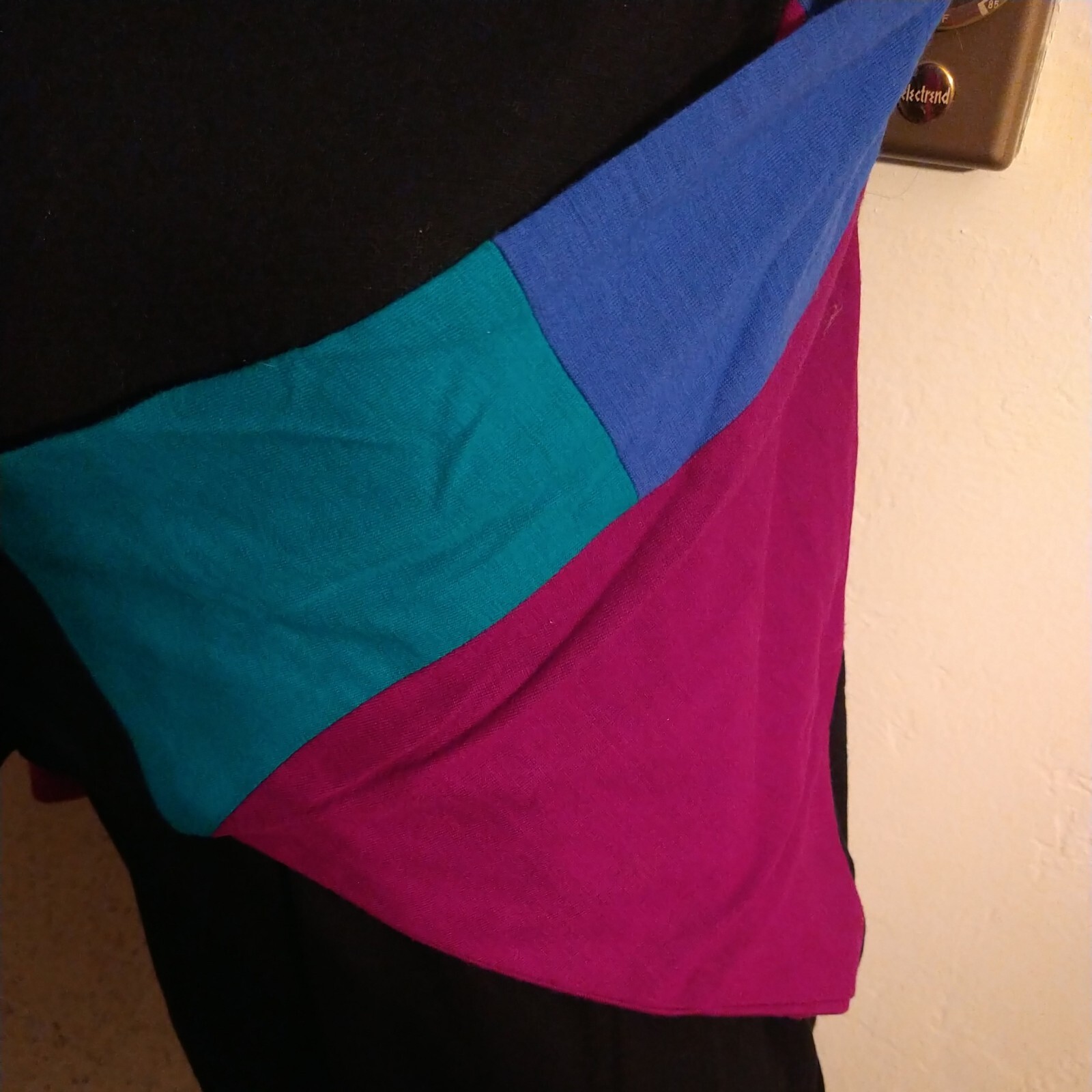 VTG 90’s The Kollection Ltd. Size M Wool Knit Black w/ Multicolor Sleeves