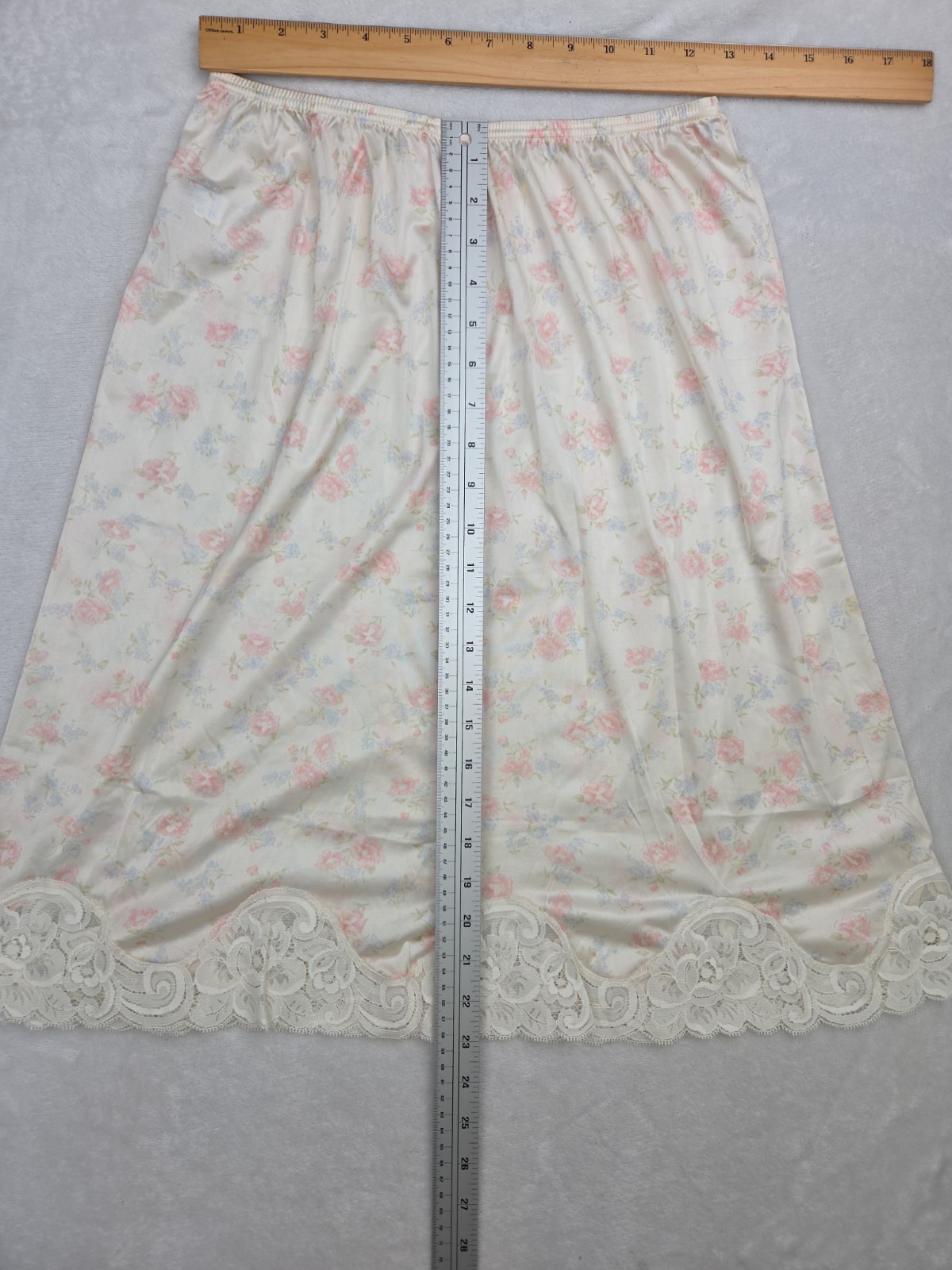 Vtg 1980s Floral HALF SLIP SKIRT Size M Antron Nylon Ivory Lace Vanity Fair