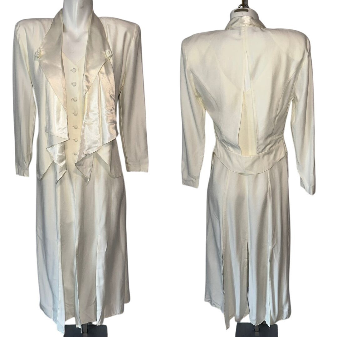 Vintage 1990s Minimalist Bridal Gown Satin Trim Open Back Wedding Dress Jacket 4