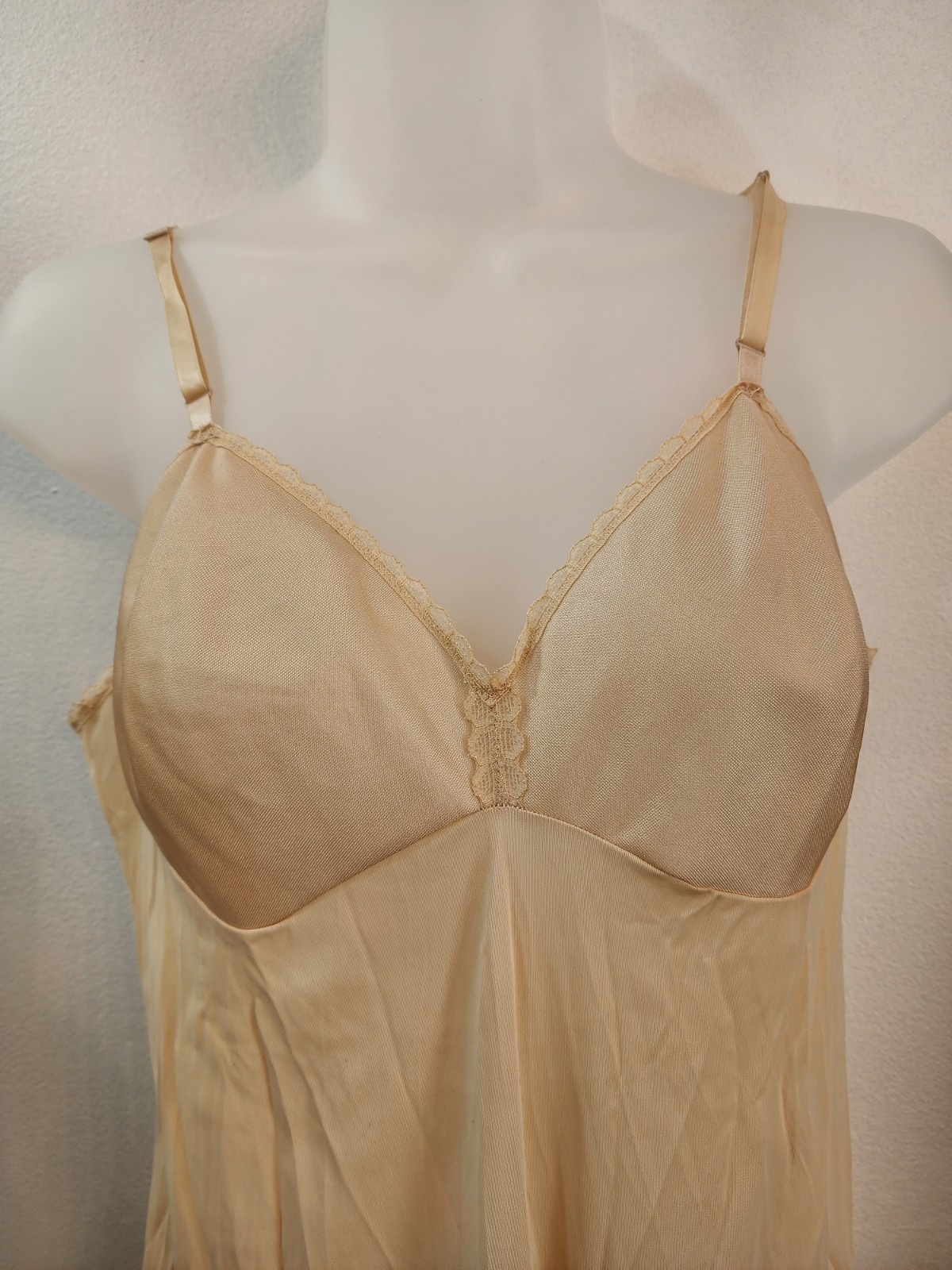 Vintage Vanity Fair Beige Full Slip Womens 34 LL Nylon Long