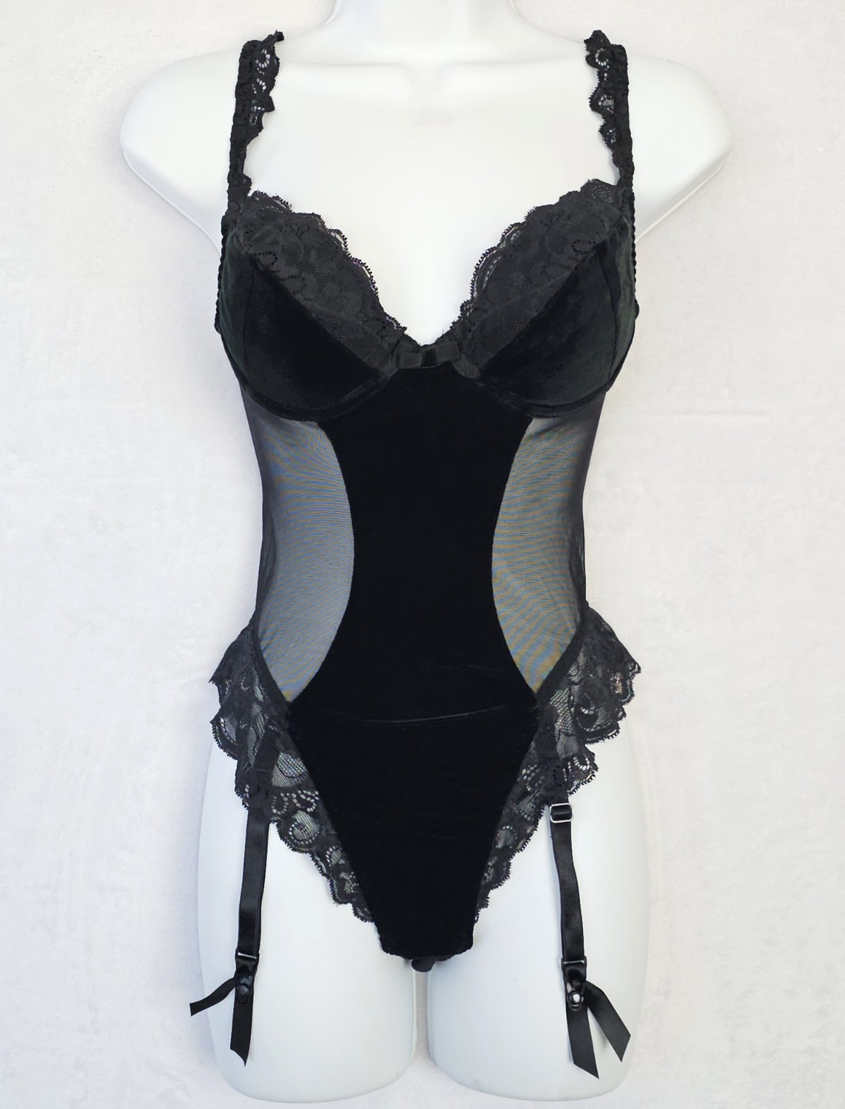 Vintage 1997 Victoria’s Secret Velvet Lace Mesh Garter Teddy Bodysuit 34B Black