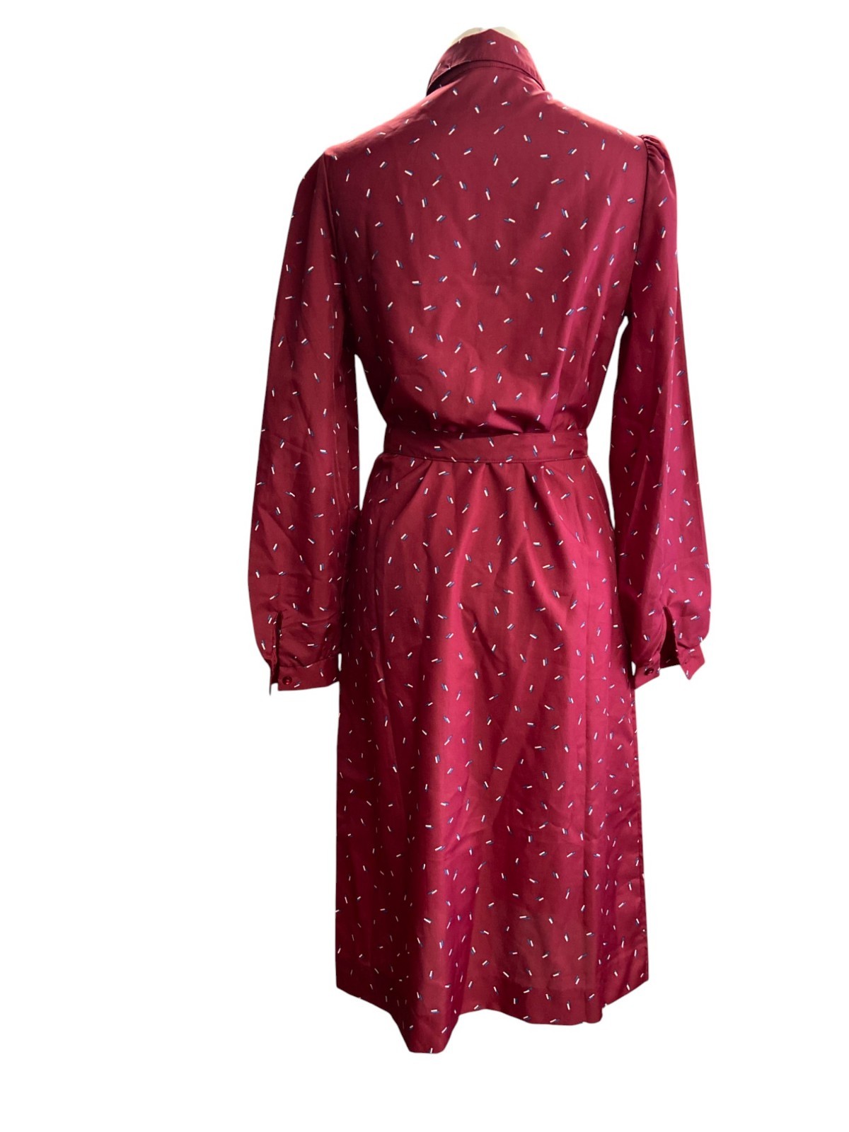 Women’s 70s Vintage feminine dress in a Bordeaux print with ruffles | Size S
