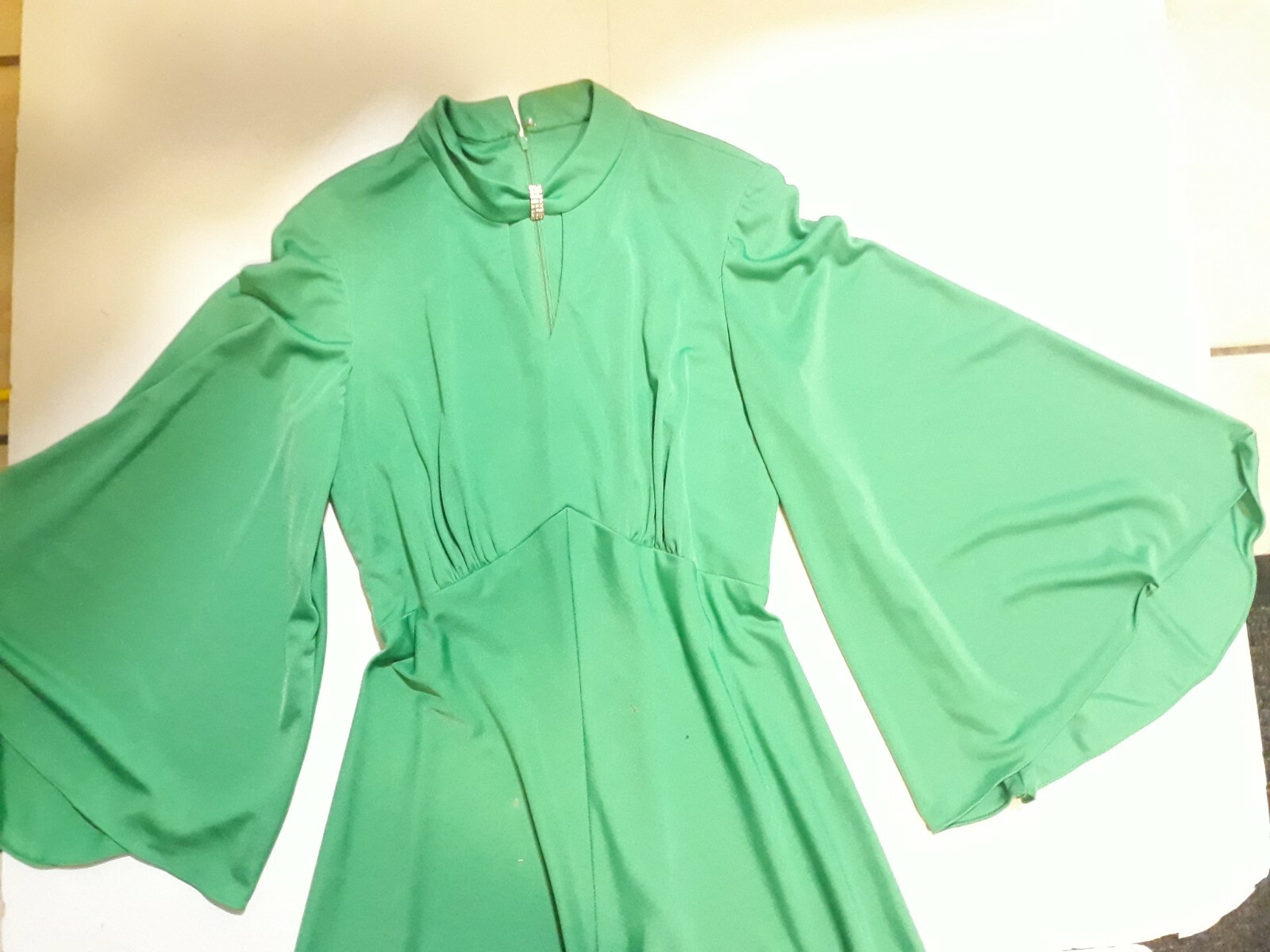 Vintage 60s Carillon union made kelly green bell sleeve dress mdium