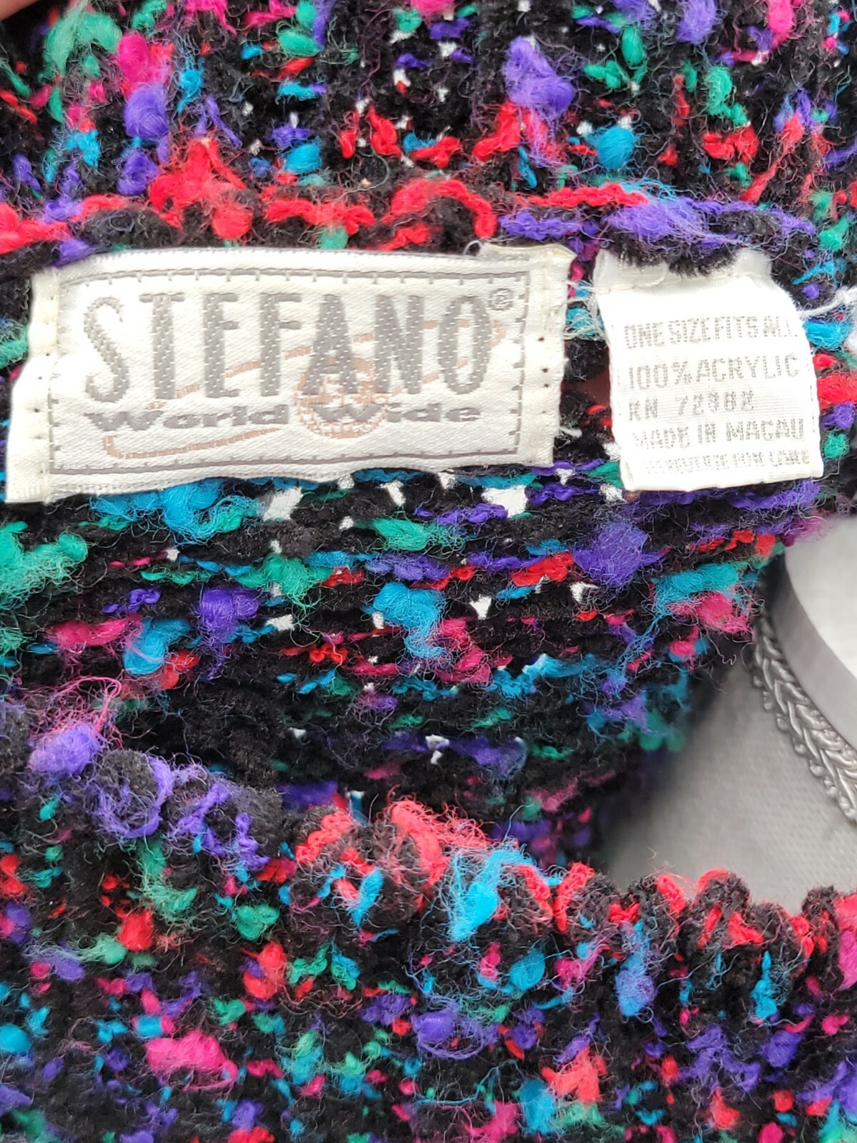 Stefano World Wide One Size Fits All Acrylic Knit Black Blue Pink Green Sweater