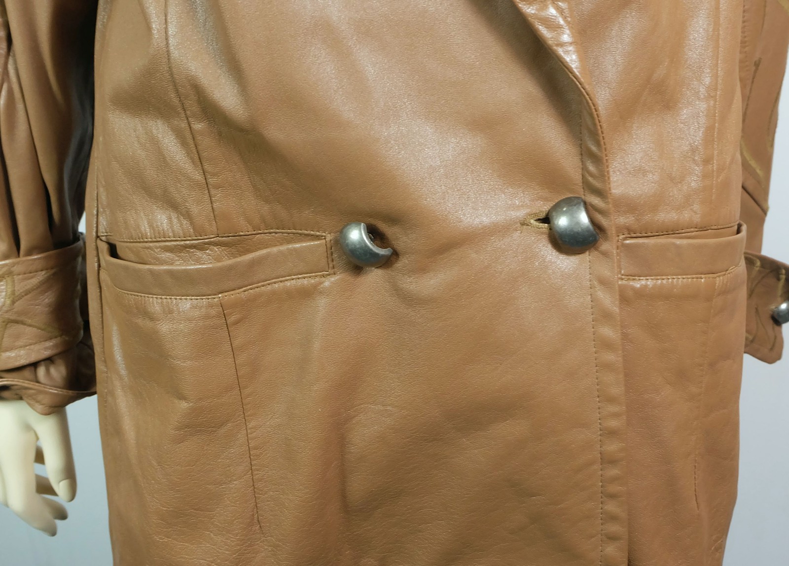 80s vintage LEATHER JACKET sz 36 caramel leather chiwitt embroidered sleeves