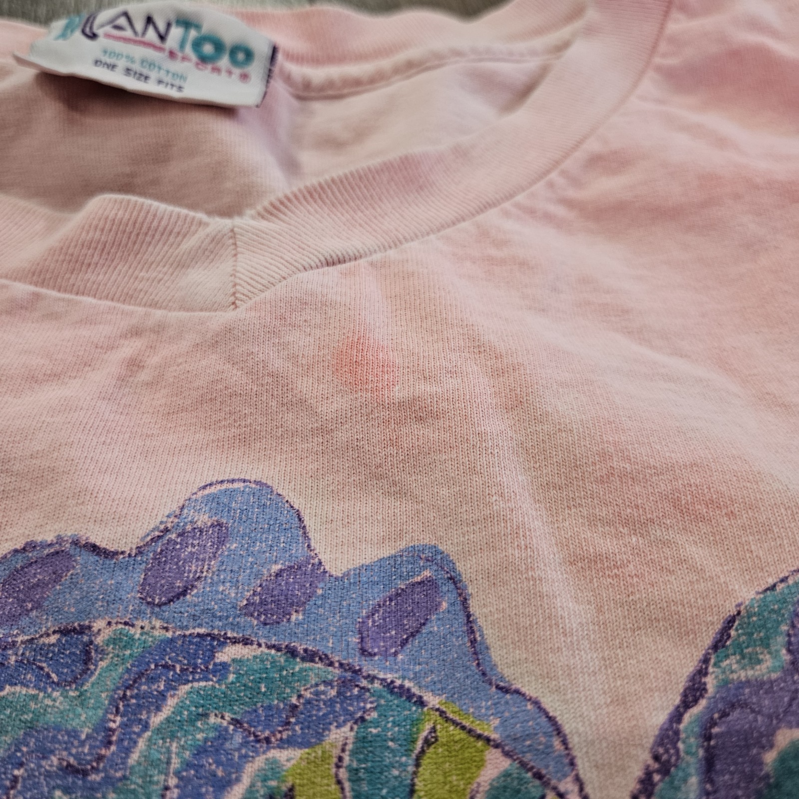Vintage Kantoo Cropped Pink Foxy’s Jost Van Dyke Fish Shirt One Size.