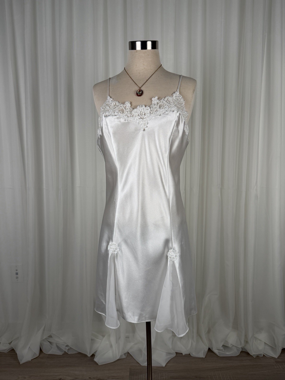 Vintage Private Luxuries Satin Lace Trim Chemise Nightgown Womens White Size L