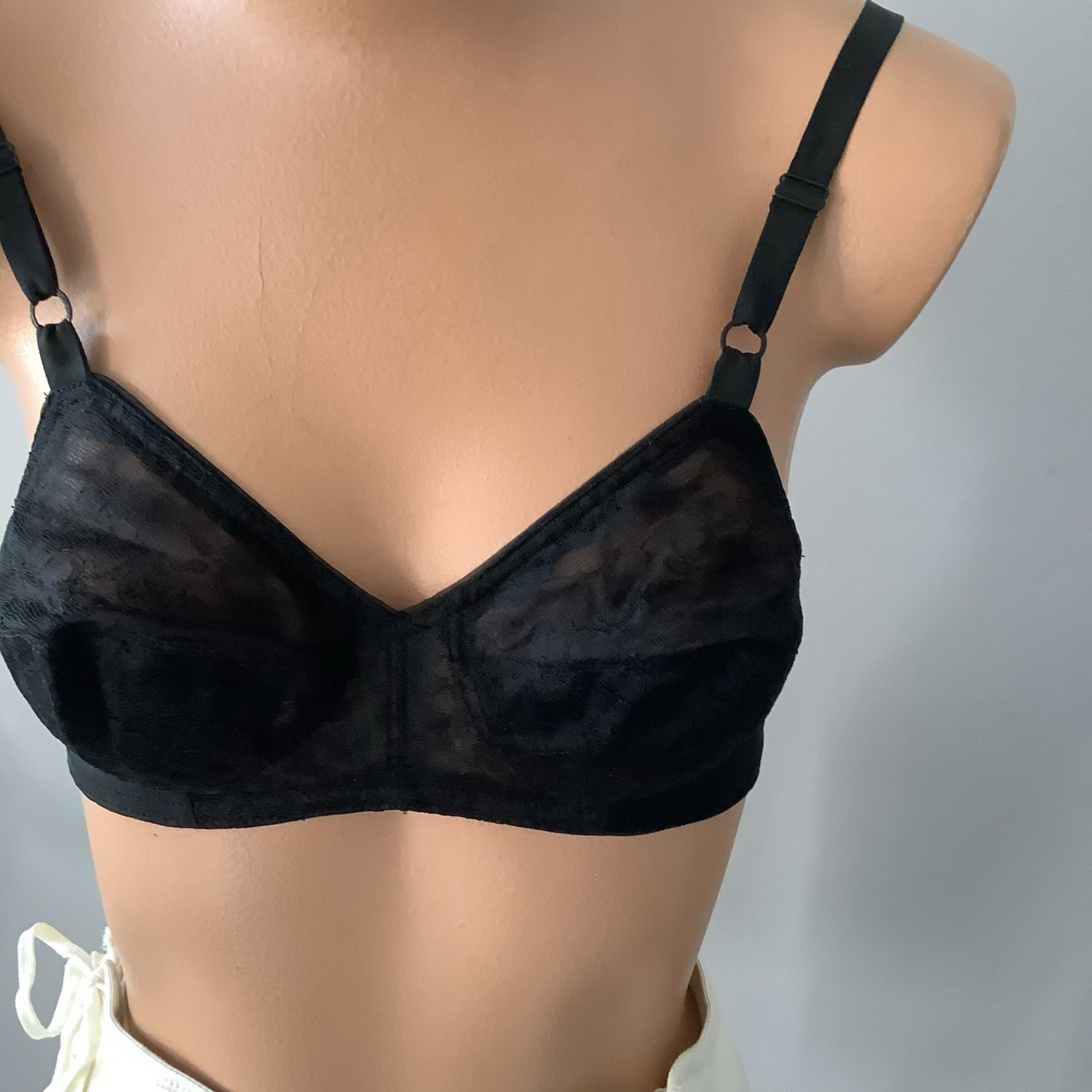 NOS Vintage Black VANITY FAIR Nylon Pointy BRA Floral LACE Sheer Bullet SZ. 34A