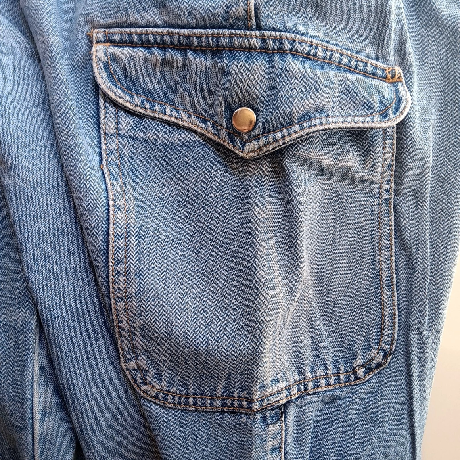 True Vintage 80s Cargo Jeans 11 29×32 Snap Cuffs Distress Pentimento Brittania