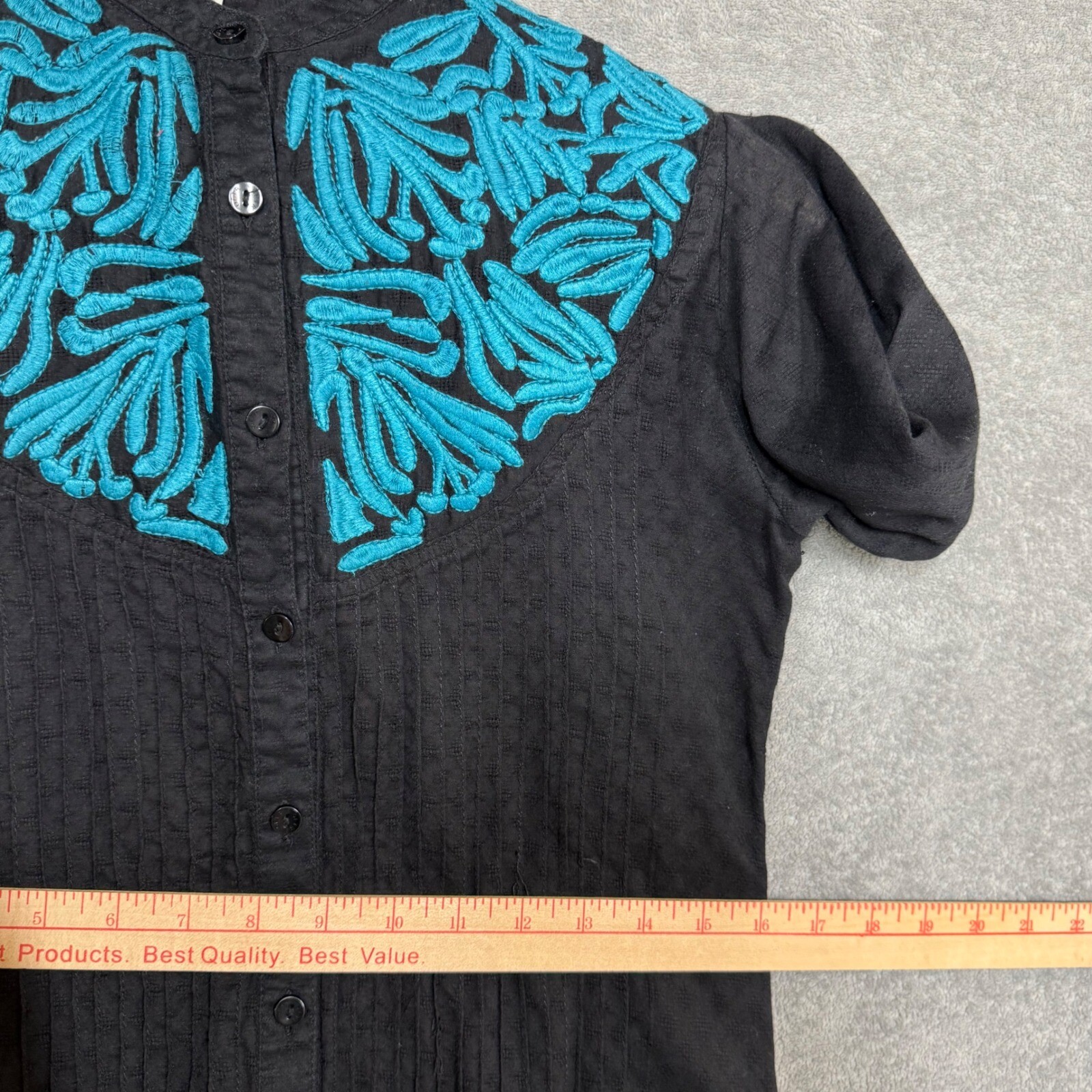 Vintage Casual Outfitters Southwestern Button Down Shirt XS Embroidered Pleated