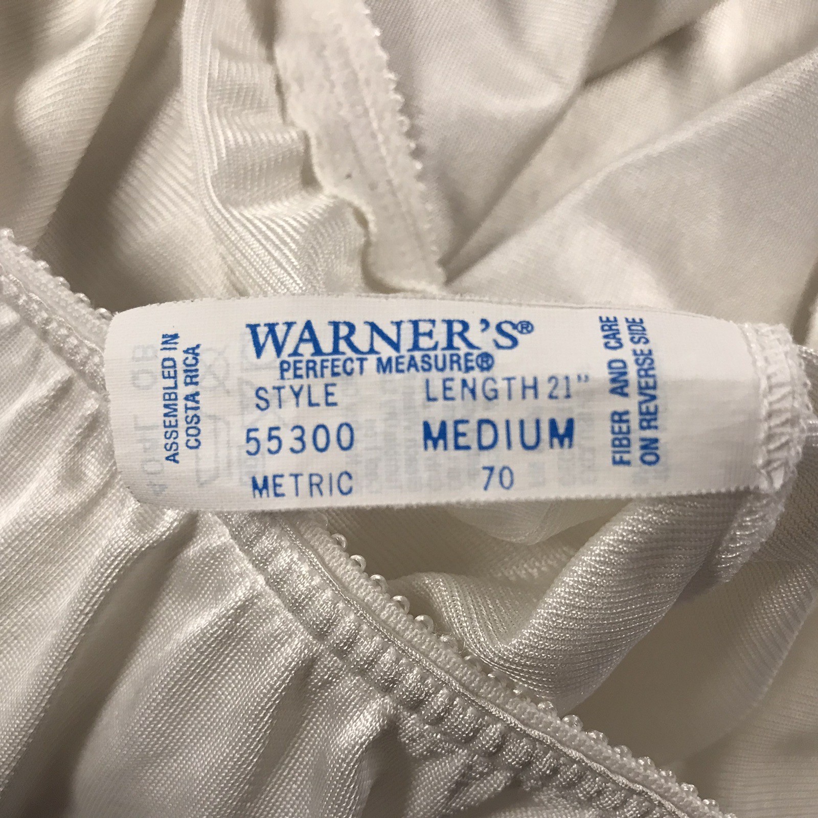 VINTAGE WARNER’S PERFECT MEASURE WHITE HALF SLIP 100% NYLON SIZE MEDIUM
