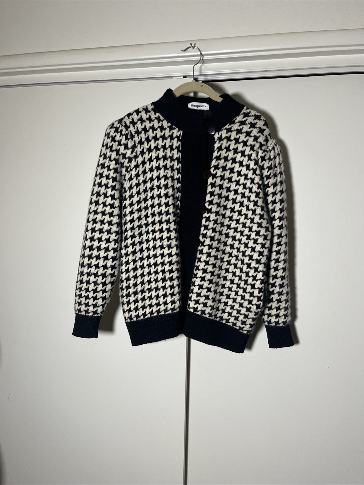 Magnolia Houndstooth Vintage 80s sz 10 shoulder pads elastic loop and button