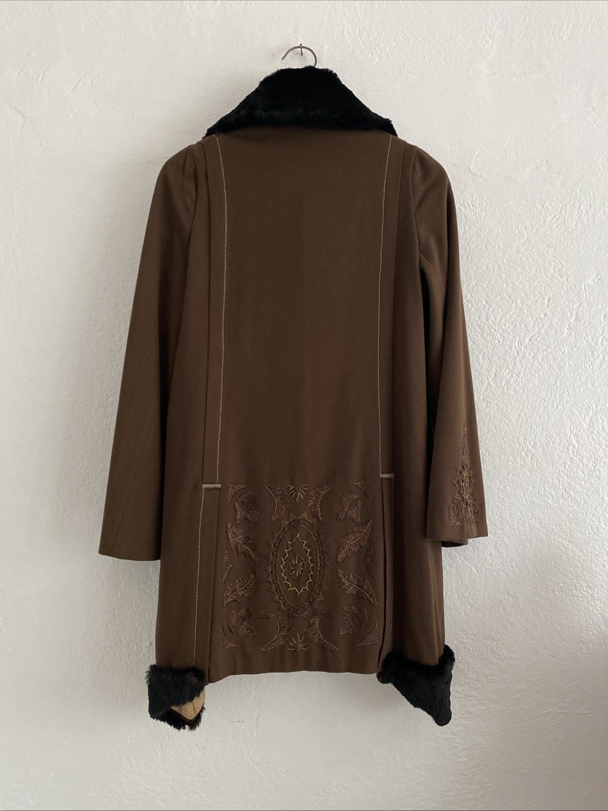 Antique Vintage 10s 20s Bohemian Lamé Embroidered Coat Fur Trim Silk Lining S