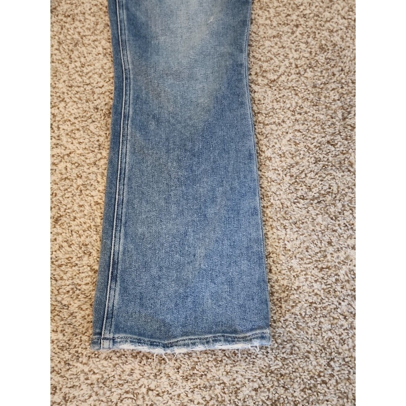 ☀️Anthropologie PAIGE Medium Flare Jeans. 29 Y2K high-waisted FREY Hem Soft ✨️