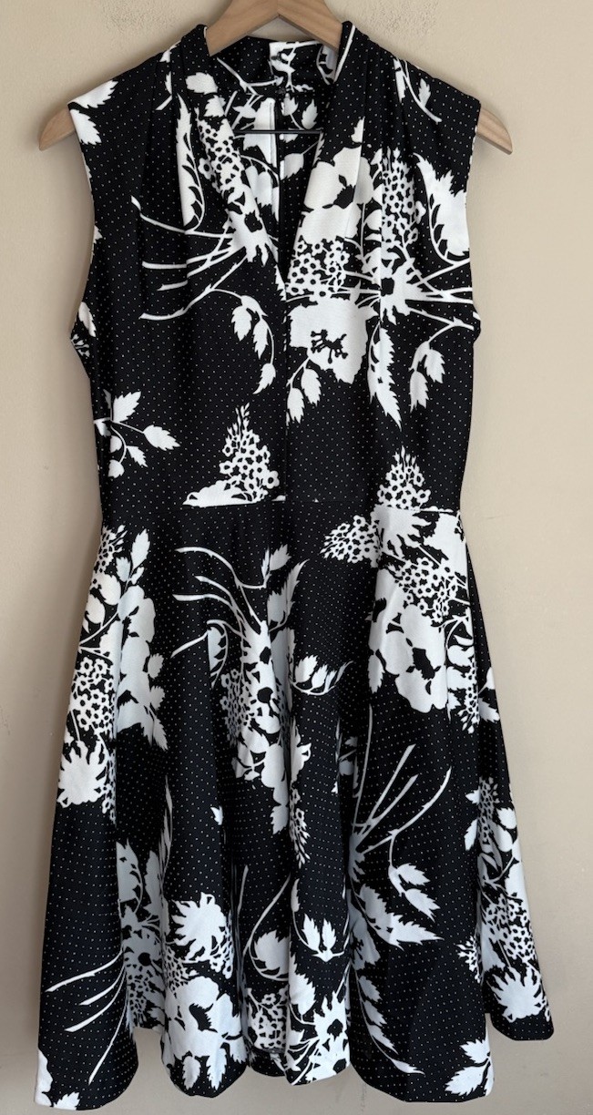 Vintage Dress 60s 70s Fit Flare Print Knit Womens Size Medium 8 10