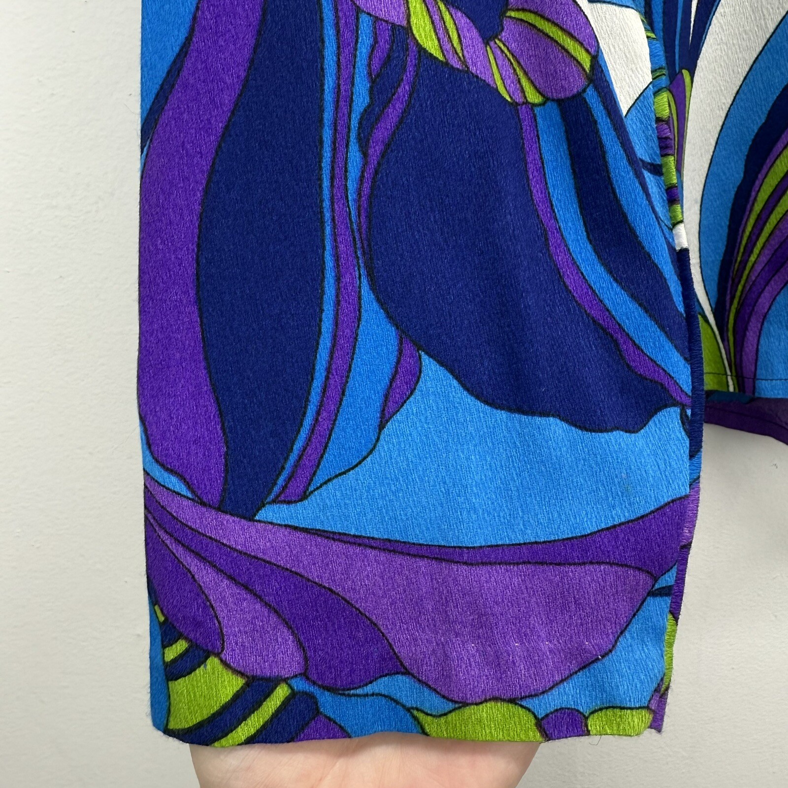 Vintage 70s Carol Henry size 42 Women’s Blue Purple Green Floral Pullover Top