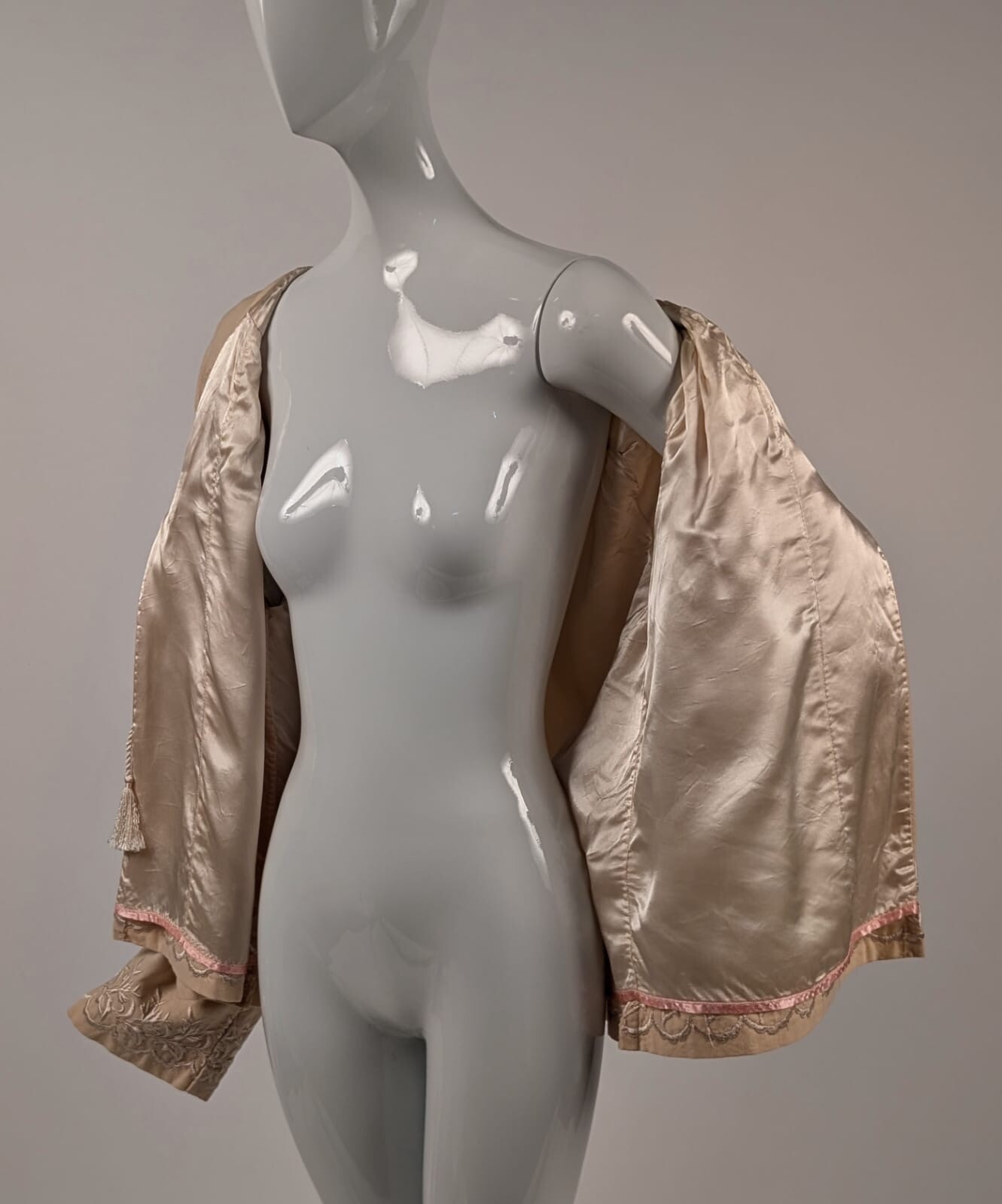 SWEET EDWARDIAN BLONDE WOOL JACKET W SILK EMBROIDERED EDGING + CORD TIE FRONT