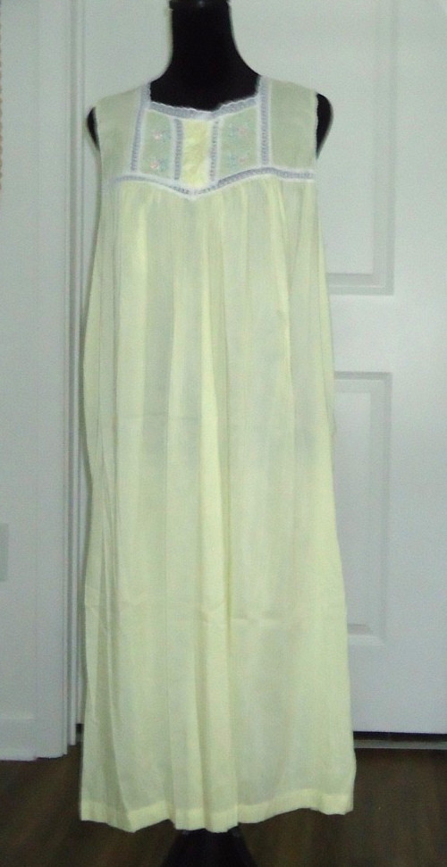 RARE Vtg-70s Character Pale Yellow Cotton Nightgown Lace Trimmed Tucked Size-L