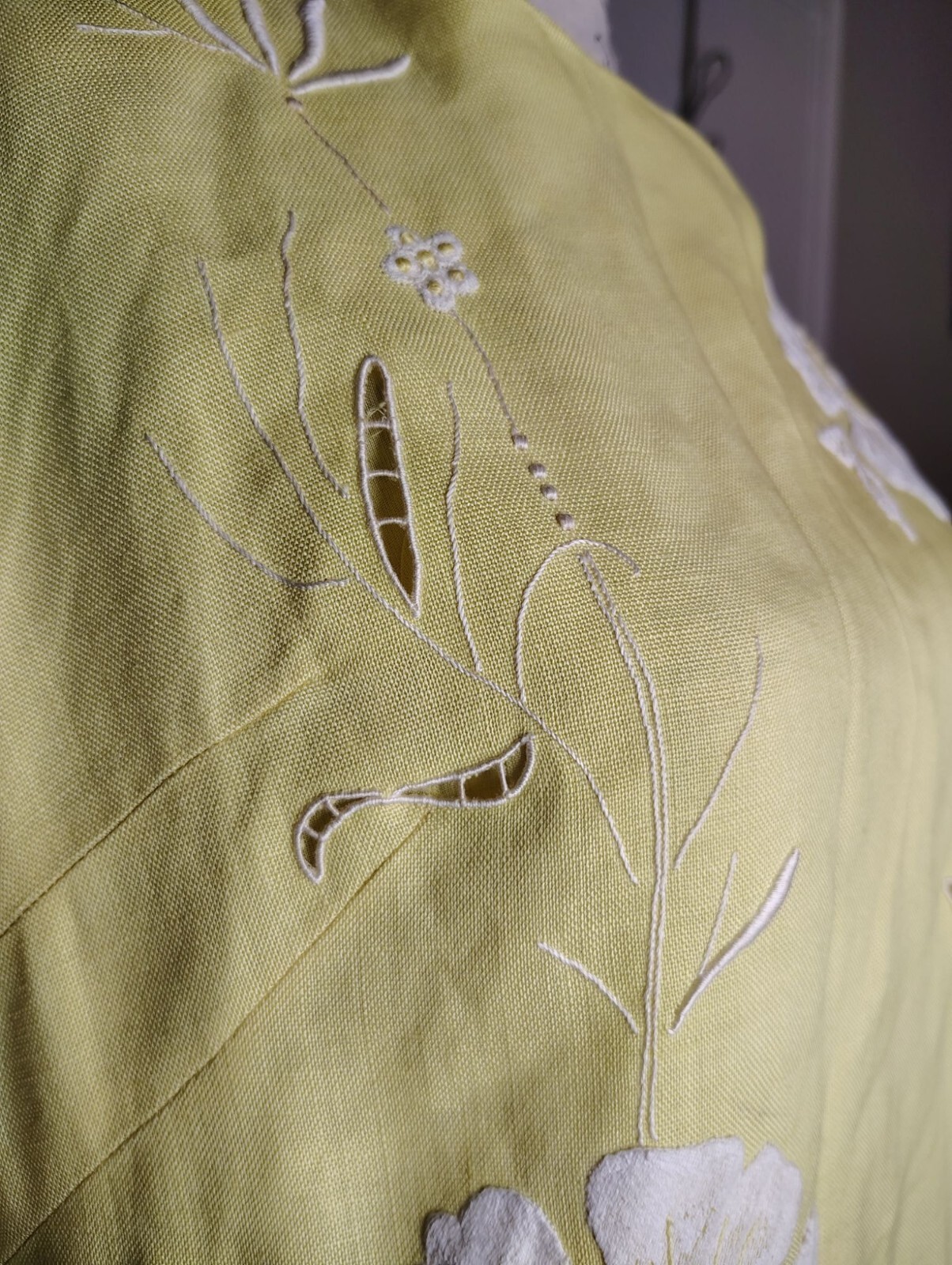 Vtg Bergdorf Goodman House of Branell Yellow Shift Dress Sz 16 Flower Embroidery