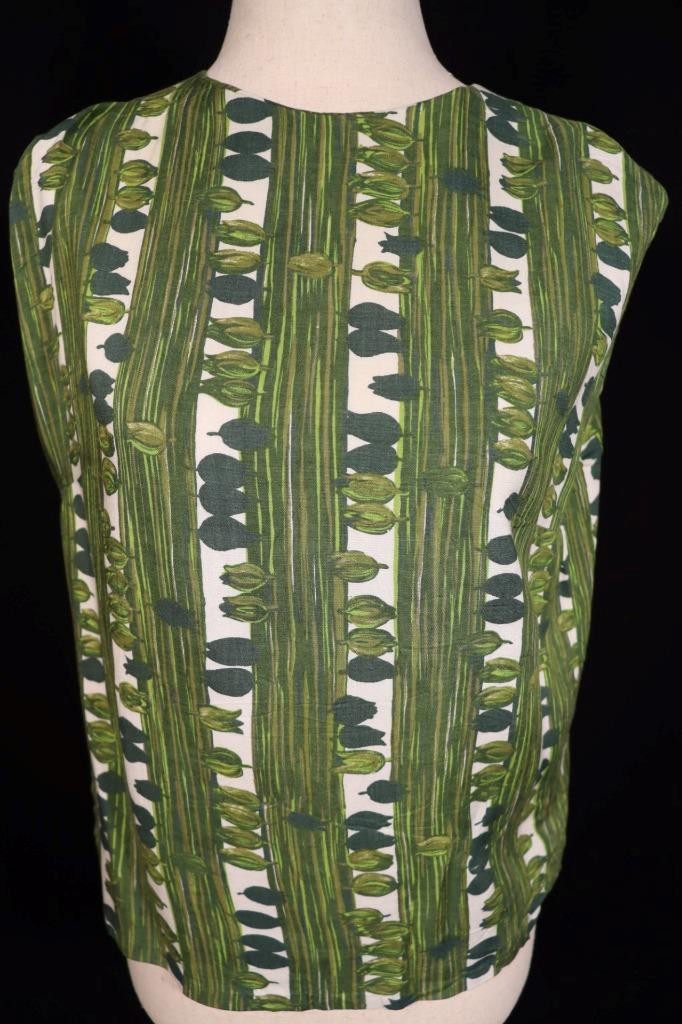 Vintage 1960’s French Green Print Rayon Blouse Excellent Condition