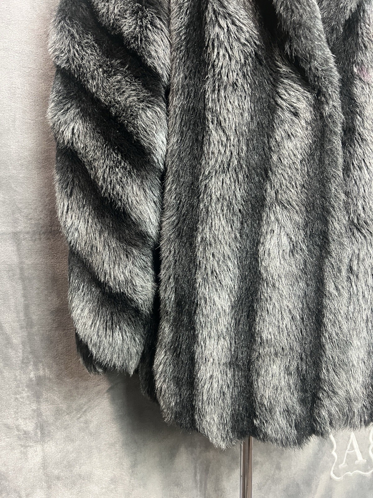 Faux Raccoon Fur Coat Vintage Gray Black Striped Shaggy Winter Jacket – Size?
