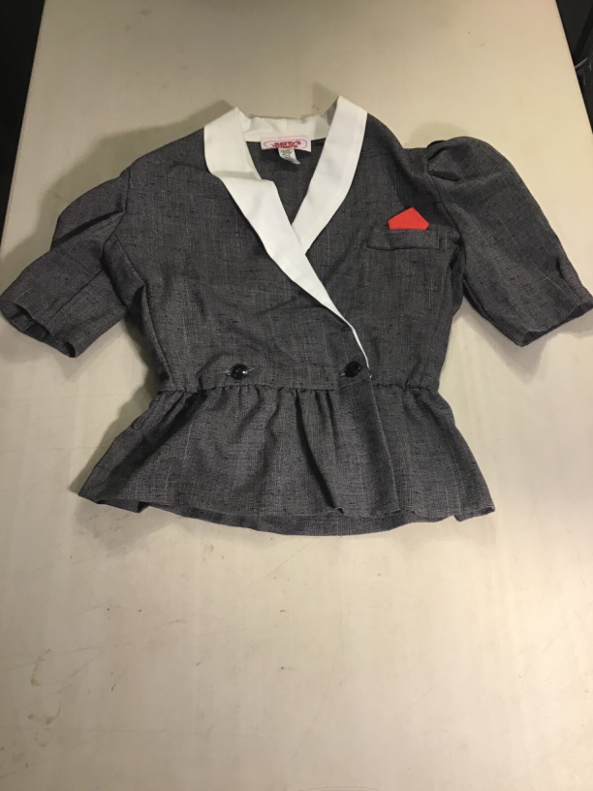 Betsy’s Things Vintage 1980’s Jacket Gray With Red Tie in Pocket Size 7