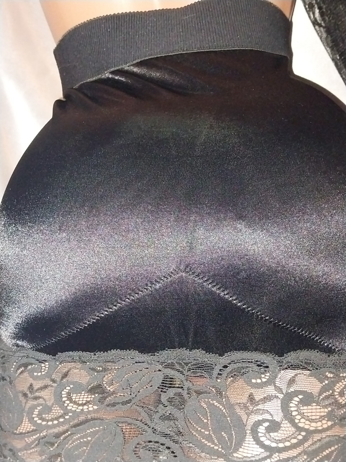 VTG SATIN Nylon VANITY FAIR PANTIES SKINS WIDE ROSE LACE SCROLL GIRDLE SLIP NIP