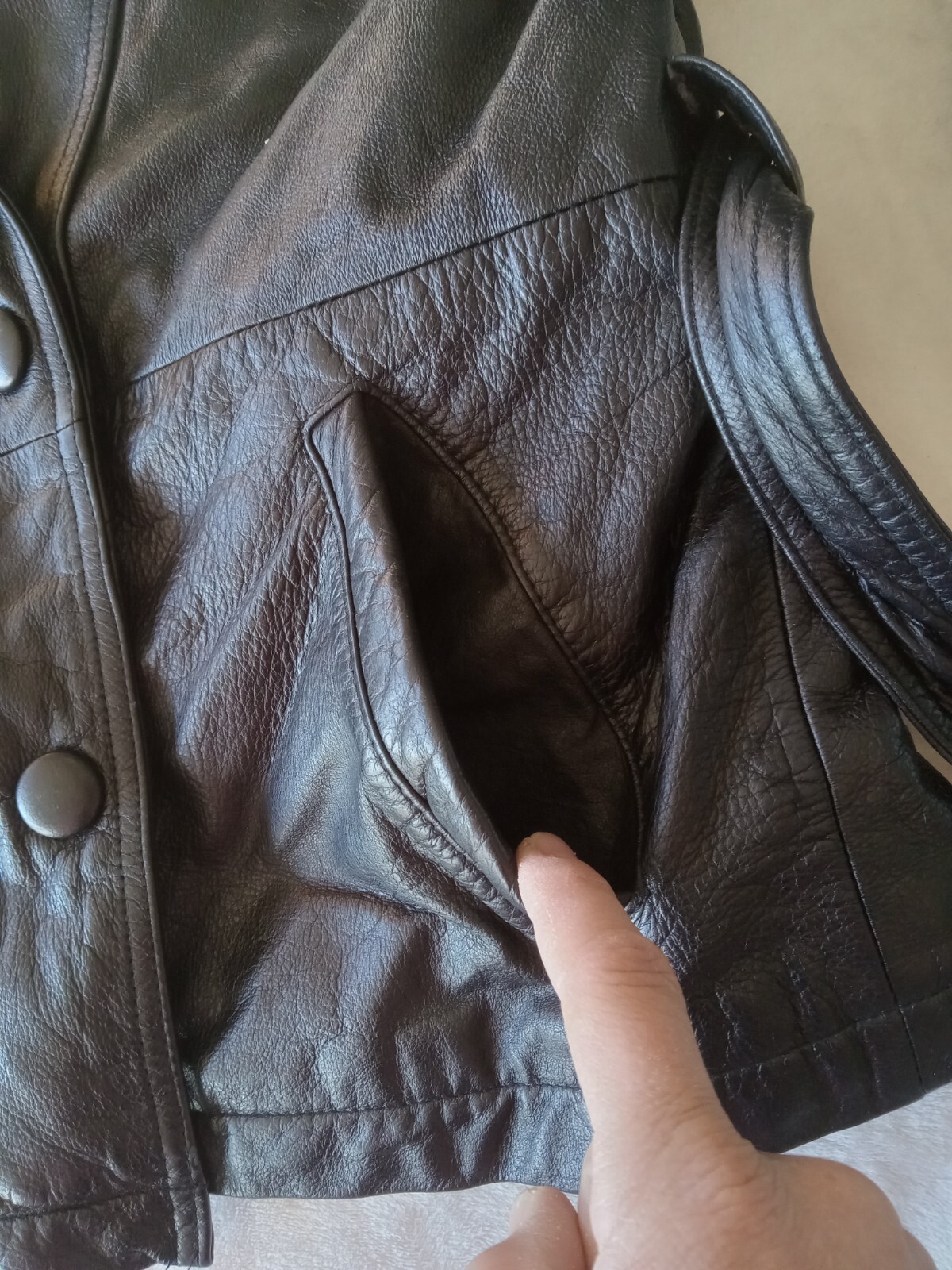 Size M, Wilsons Thinsulate 3M Thermal Insulation Black Leather Jacket, Woman’s