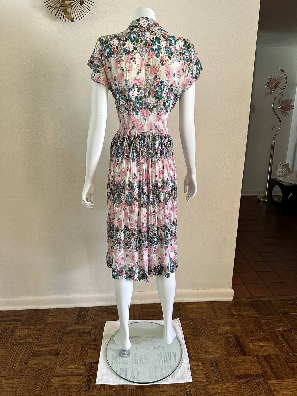 Vintage 1940s Floral Crepe Day Dress Big Collar Novelty Print Pink Blue Small