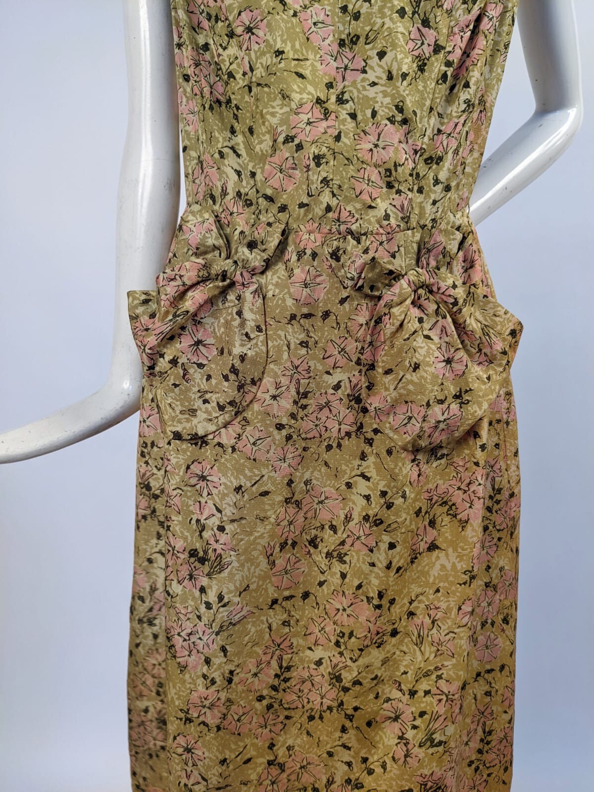 VINTAGE 1950’S HATTIE CARNEGIE FLORAL PRINT SILK DRESS & JACKET ENSEMBLE