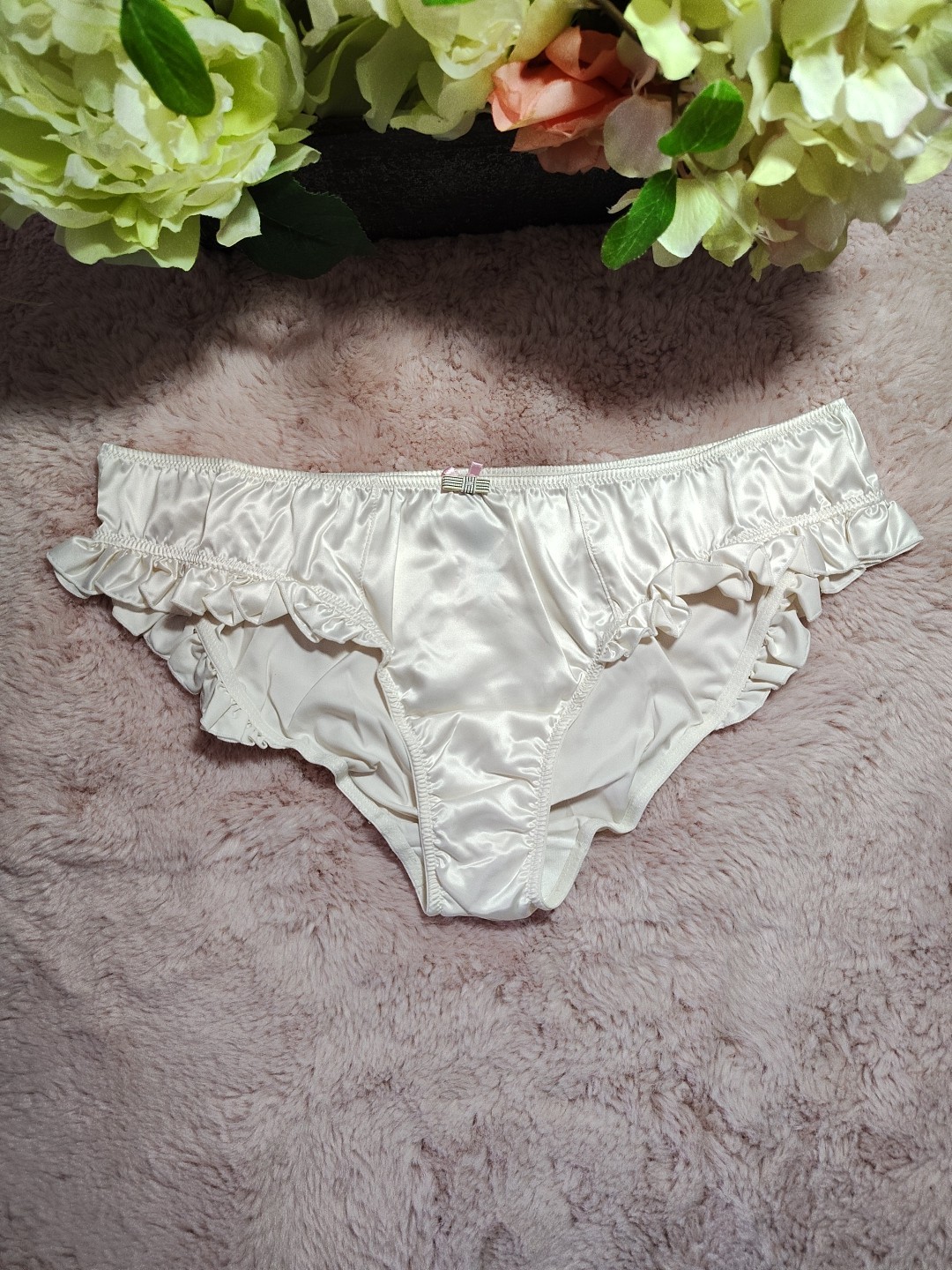 Rare Vintage Victoria’s Secret Sexy Little Things Woven Flutter Hipsters