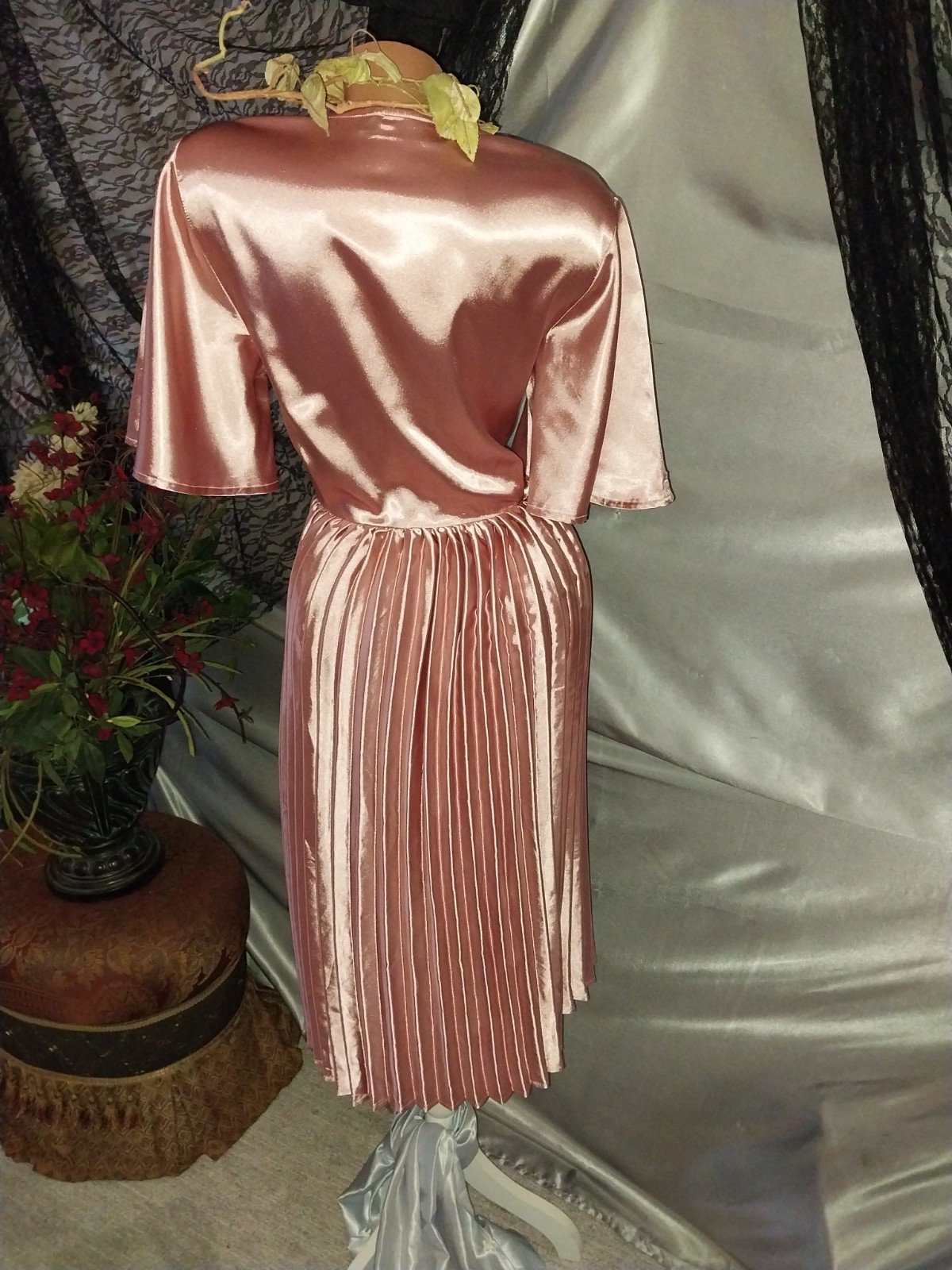 VTG SATIN LIQUID SHINY PINK CRYSTAL PLEAT MIDI GLAM DRESS L/XL PLUNGE HOLLYWOOD