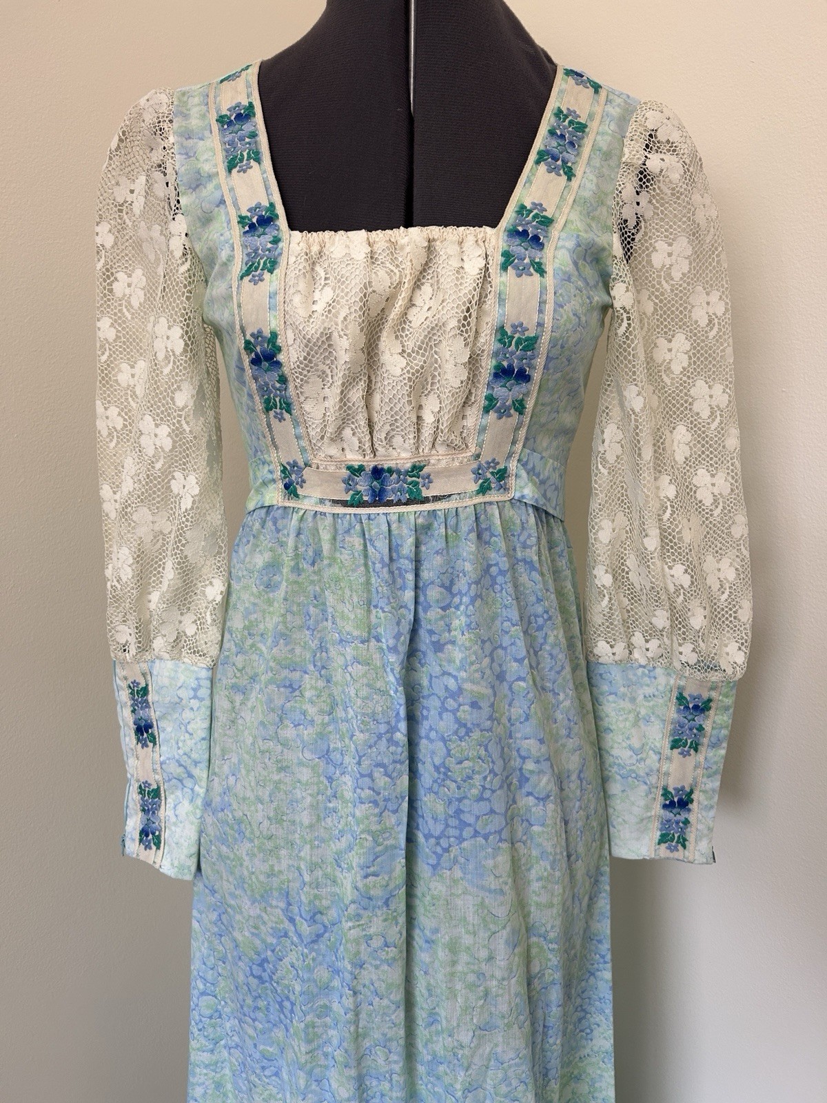 Vintage 60s/70s Vicky Vaughn Embroidered Lace Prarie Renaissance Dress